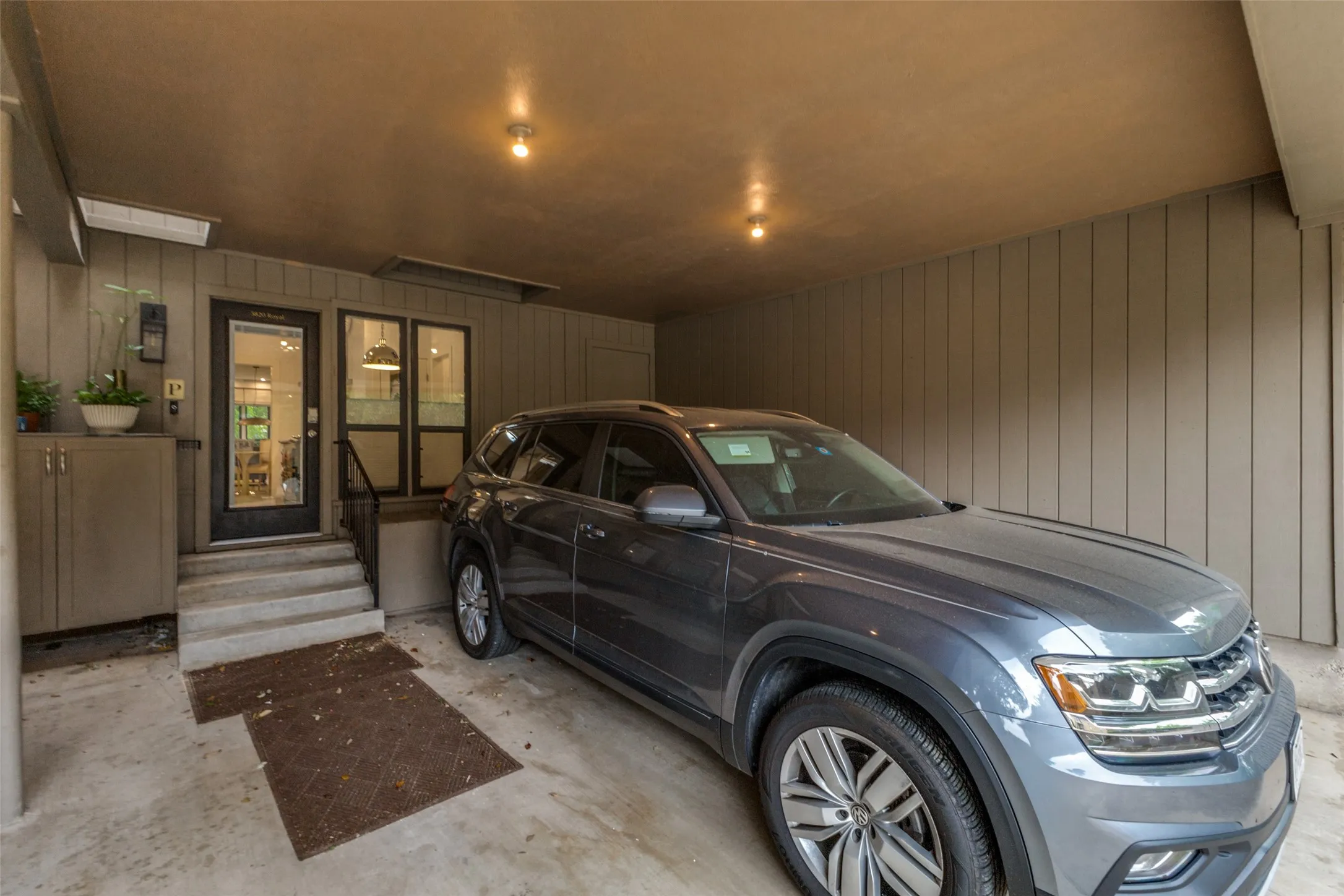 Condominium For Sale in Dallas County , 5820 Royal Lane, Dallas, Texas 75230, 2 Bedroom, 2 Bathroom, Garage spaces, 1,565 Sqft, built in 1969, mls#21279667, Real Estate Agent in Dallas, Homes For Sale in Dallas county, Homes For Sale in Dallas, Realtor in Dallas Texas, Real Estate Brokerage Independent Realty Texas, Luminita Cordes Realtor