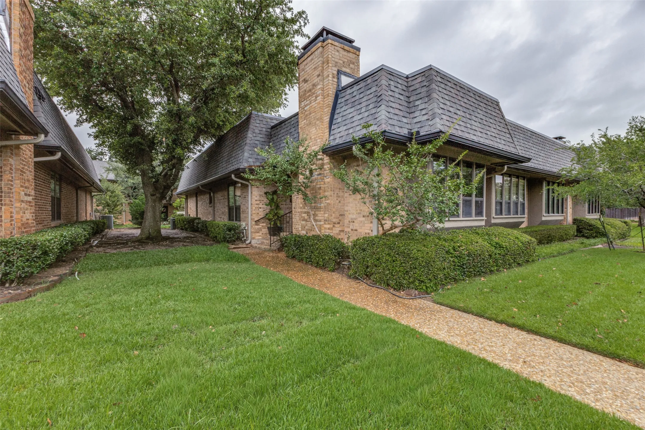 Condominium For Sale in Dallas County , 5820 Royal Lane, Dallas, Texas 75230, 2 Bedroom, 2 Bathroom, Garage spaces, 1,565 Sqft, built in 1969, mls#21279667, Real Estate Agent in Dallas, Homes For Sale in Dallas county, Homes For Sale in Dallas, Realtor in Dallas Texas, Real Estate Brokerage Independent Realty Texas, Luminita Cordes Realtor