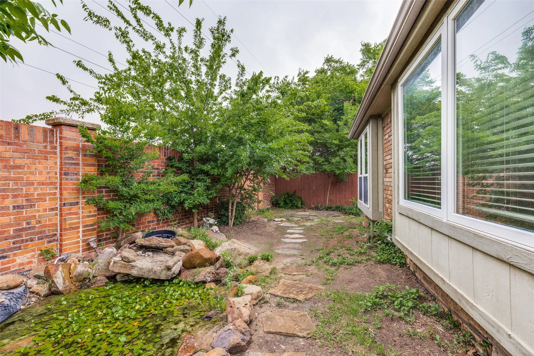 Single Family Residence For Sale in Collin County , 2616 Greencastle Lane, Plano, Texas 75075, 3 Bedroom, 2 Bathroom, 2 Garage spaces, 1,946 Sqft, built in 1989, mls#21257865, Real Estate Agent in Plano, Homes For Sale in Collin county, Homes For Sale in Plano, Realtor in Plano Texas, Real Estate Brokerage Independent Realty Texas, Luminita Cordes Realtor