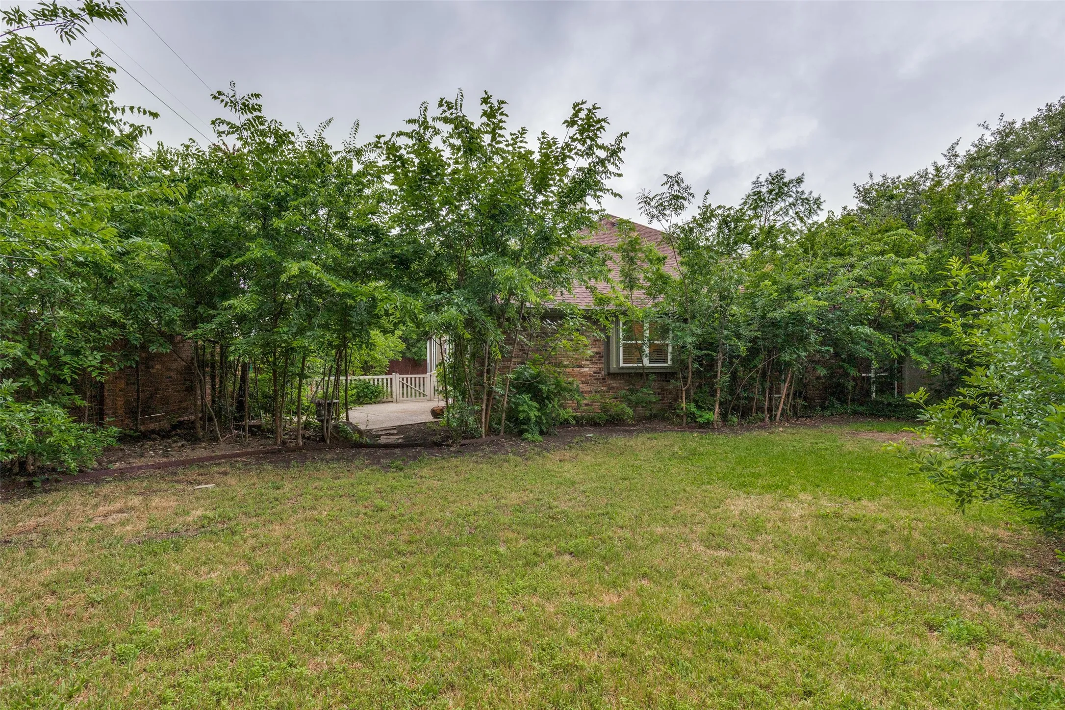 Single Family Residence For Sale in Collin County , 2616 Greencastle Lane, Plano, Texas 75075, 3 Bedroom, 2 Bathroom, 2 Garage spaces, 1,946 Sqft, built in 1989, mls#21257865, Real Estate Agent in Plano, Homes For Sale in Collin county, Homes For Sale in Plano, Realtor in Plano Texas, Real Estate Brokerage Independent Realty Texas, Luminita Cordes Realtor