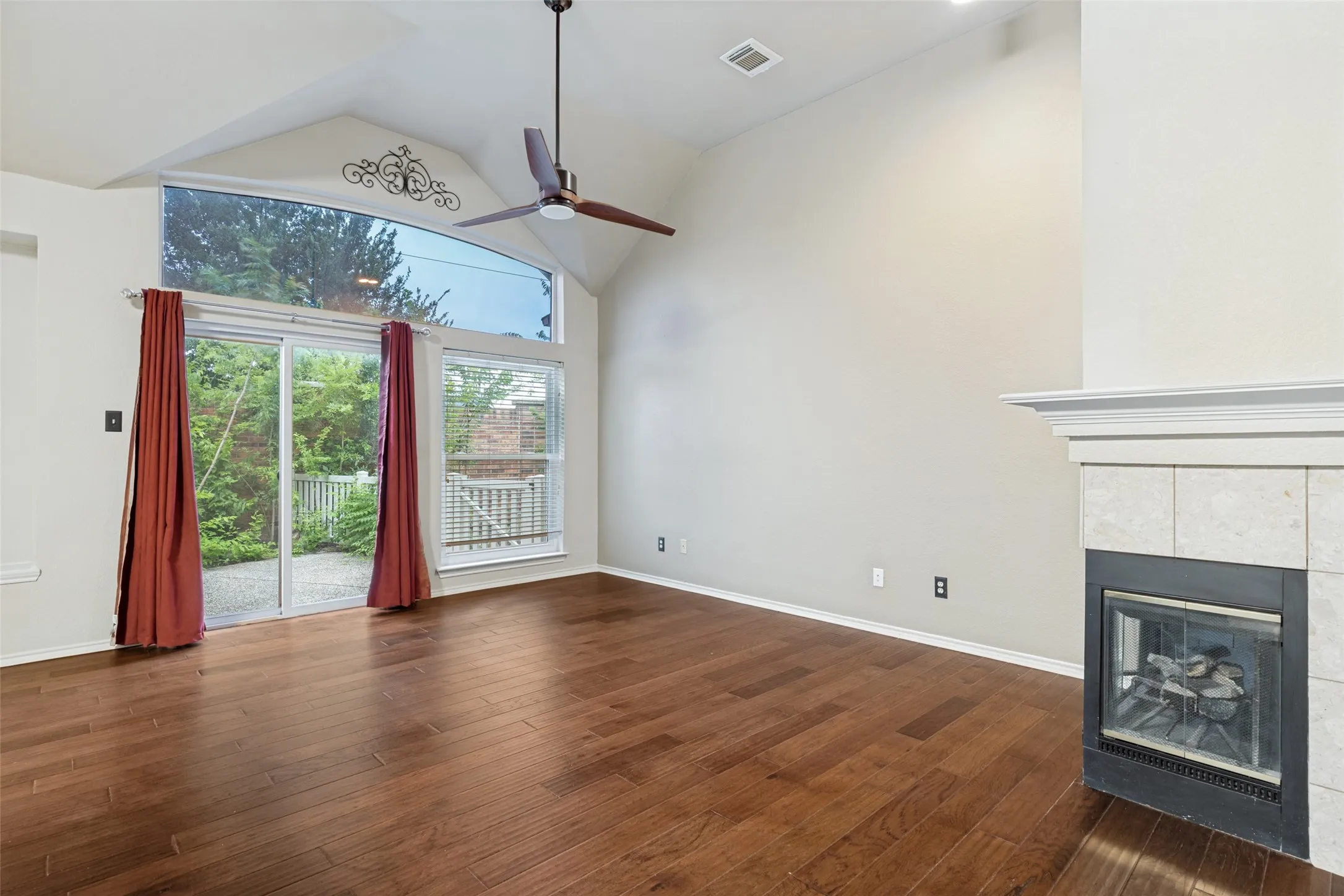 Single Family Residence For Sale in Collin County , 2616 Greencastle Lane, Plano, Texas 75075, 3 Bedroom, 2 Bathroom, 2 Garage spaces, 1,946 Sqft, built in 1989, mls#21257865, Real Estate Agent in Plano, Homes For Sale in Collin county, Homes For Sale in Plano, Realtor in Plano Texas, Real Estate Brokerage Independent Realty Texas, Luminita Cordes Realtor