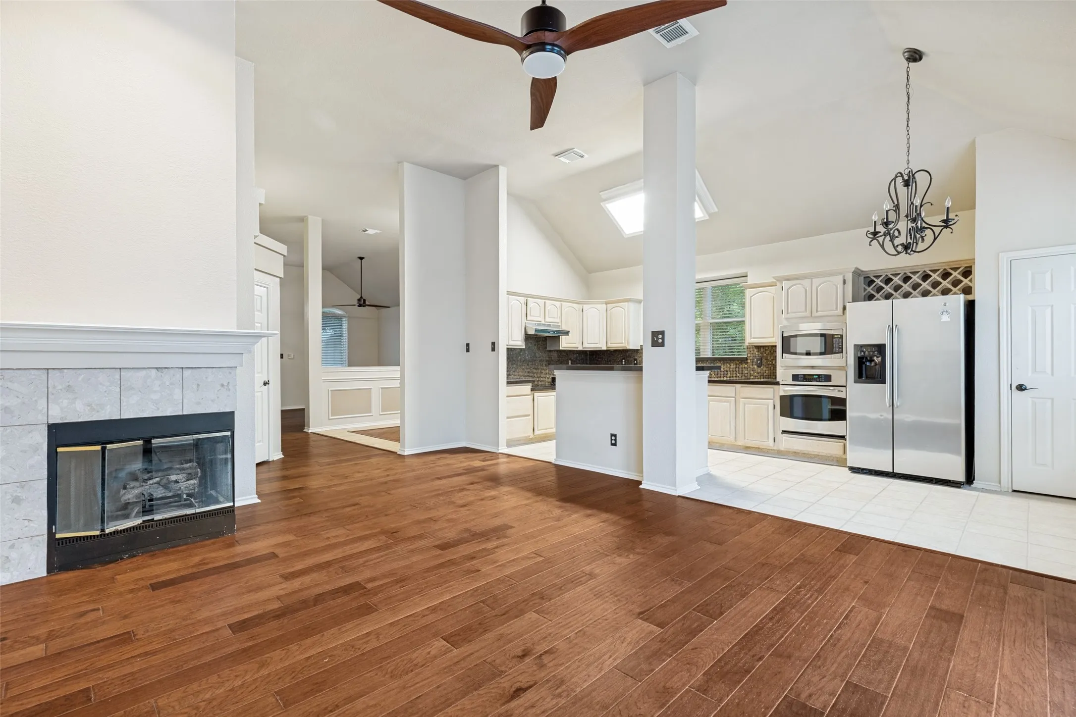 Single Family Residence For Sale in Collin County , 2616 Greencastle Lane, Plano, Texas 75075, 3 Bedroom, 2 Bathroom, 2 Garage spaces, 1,946 Sqft, built in 1989, mls#21257865, Real Estate Agent in Plano, Homes For Sale in Collin county, Homes For Sale in Plano, Realtor in Plano Texas, Real Estate Brokerage Independent Realty Texas, Luminita Cordes Realtor