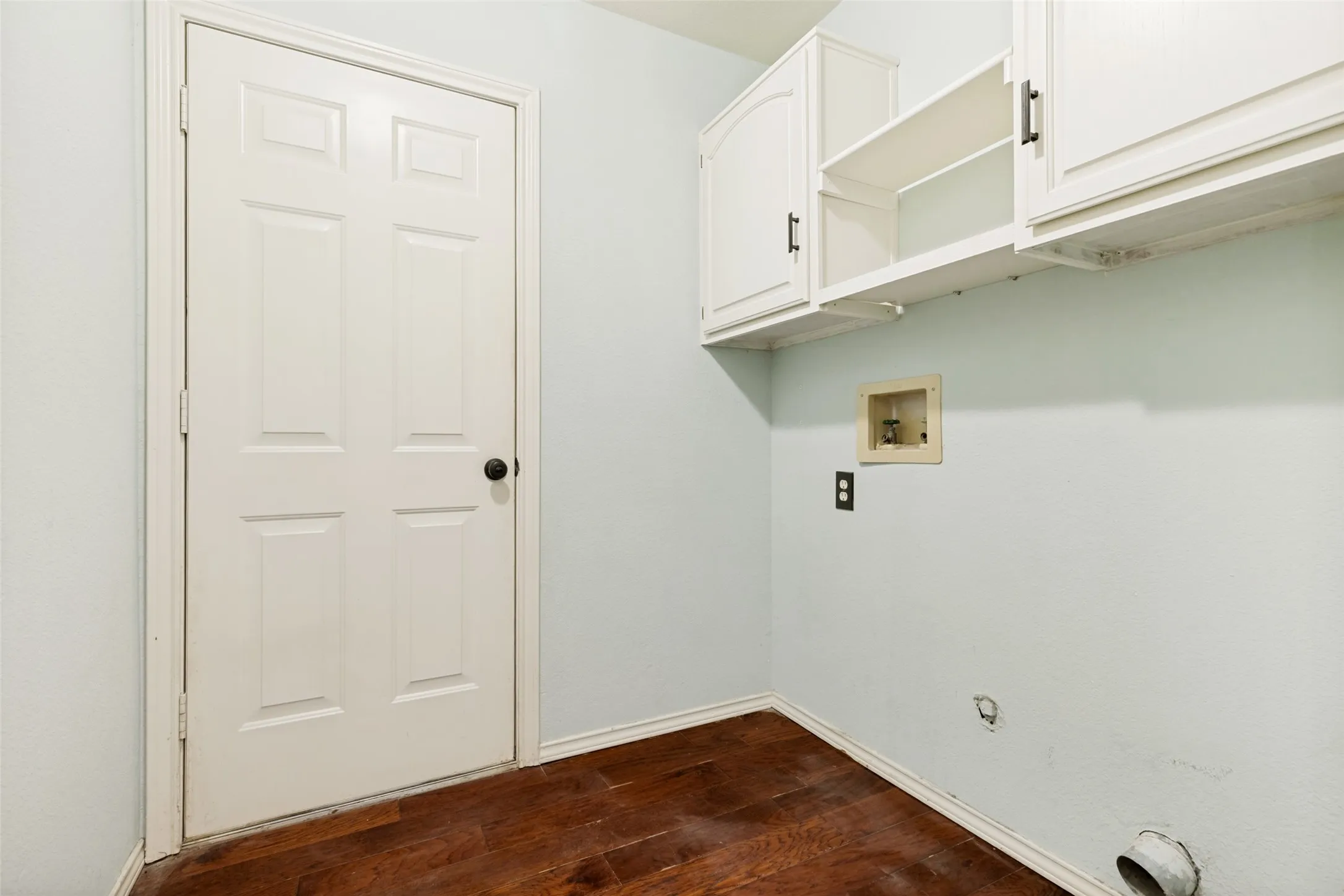 Single Family Residence For Sale in Collin County , 2616 Greencastle Lane, Plano, Texas 75075, 3 Bedroom, 2 Bathroom, 2 Garage spaces, 1,946 Sqft, built in 1989, mls#21257865, Real Estate Agent in Plano, Homes For Sale in Collin county, Homes For Sale in Plano, Realtor in Plano Texas, Real Estate Brokerage Independent Realty Texas, Luminita Cordes Realtor