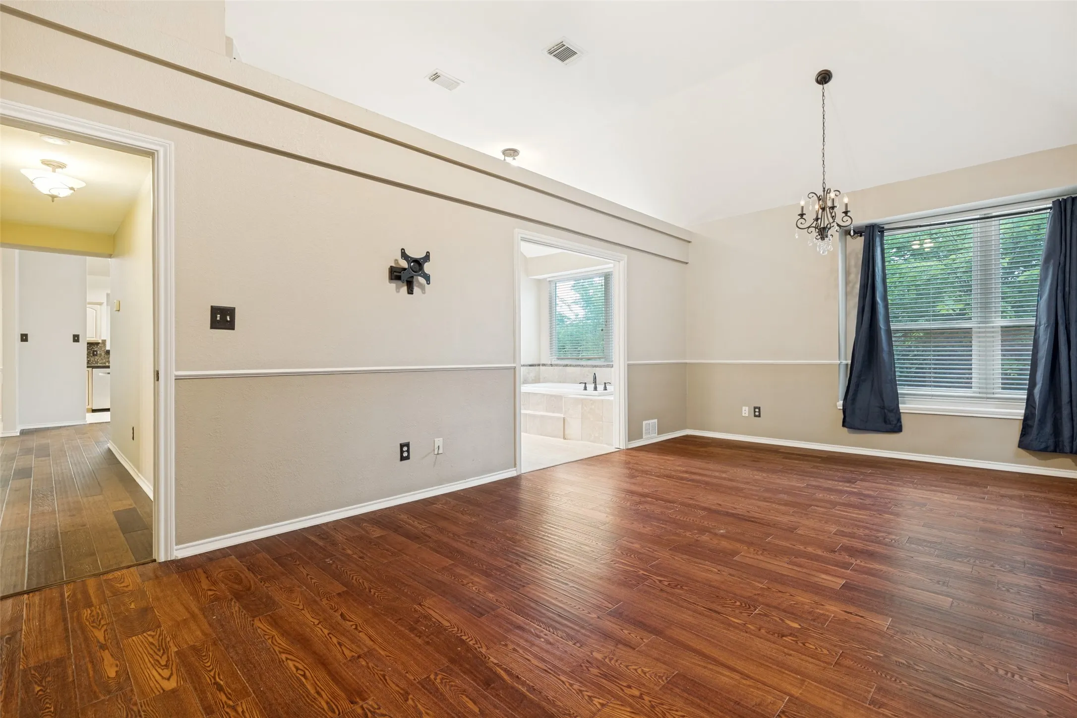 Single Family Residence For Sale in Collin County , 2616 Greencastle Lane, Plano, Texas 75075, 3 Bedroom, 2 Bathroom, 2 Garage spaces, 1,946 Sqft, built in 1989, mls#21257865, Real Estate Agent in Plano, Homes For Sale in Collin county, Homes For Sale in Plano, Realtor in Plano Texas, Real Estate Brokerage Independent Realty Texas, Luminita Cordes Realtor