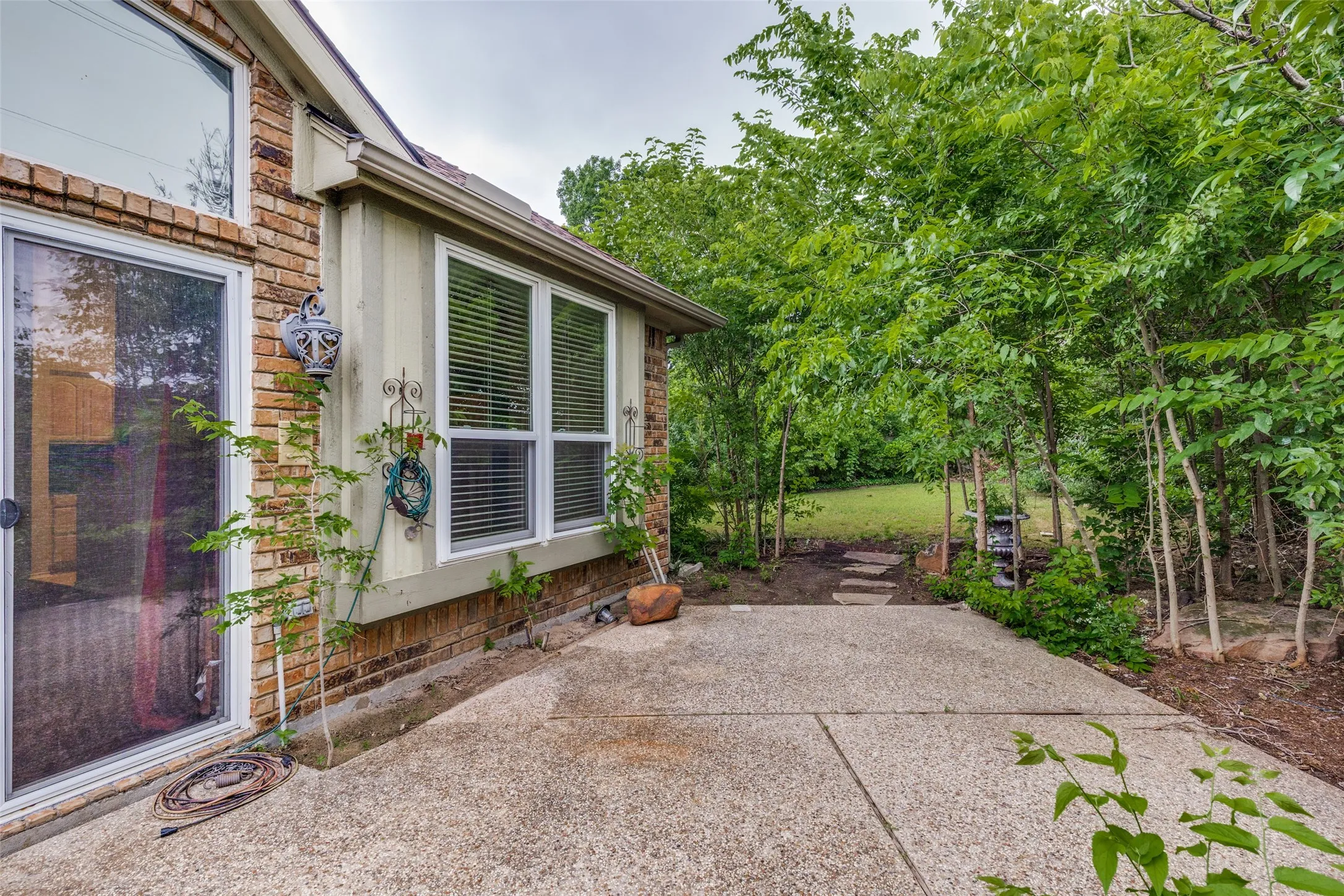Single Family Residence For Sale in Collin County , 2616 Greencastle Lane, Plano, Texas 75075, 3 Bedroom, 2 Bathroom, 2 Garage spaces, 1,946 Sqft, built in 1989, mls#21257865, Real Estate Agent in Plano, Homes For Sale in Collin county, Homes For Sale in Plano, Realtor in Plano Texas, Real Estate Brokerage Independent Realty Texas, Luminita Cordes Realtor