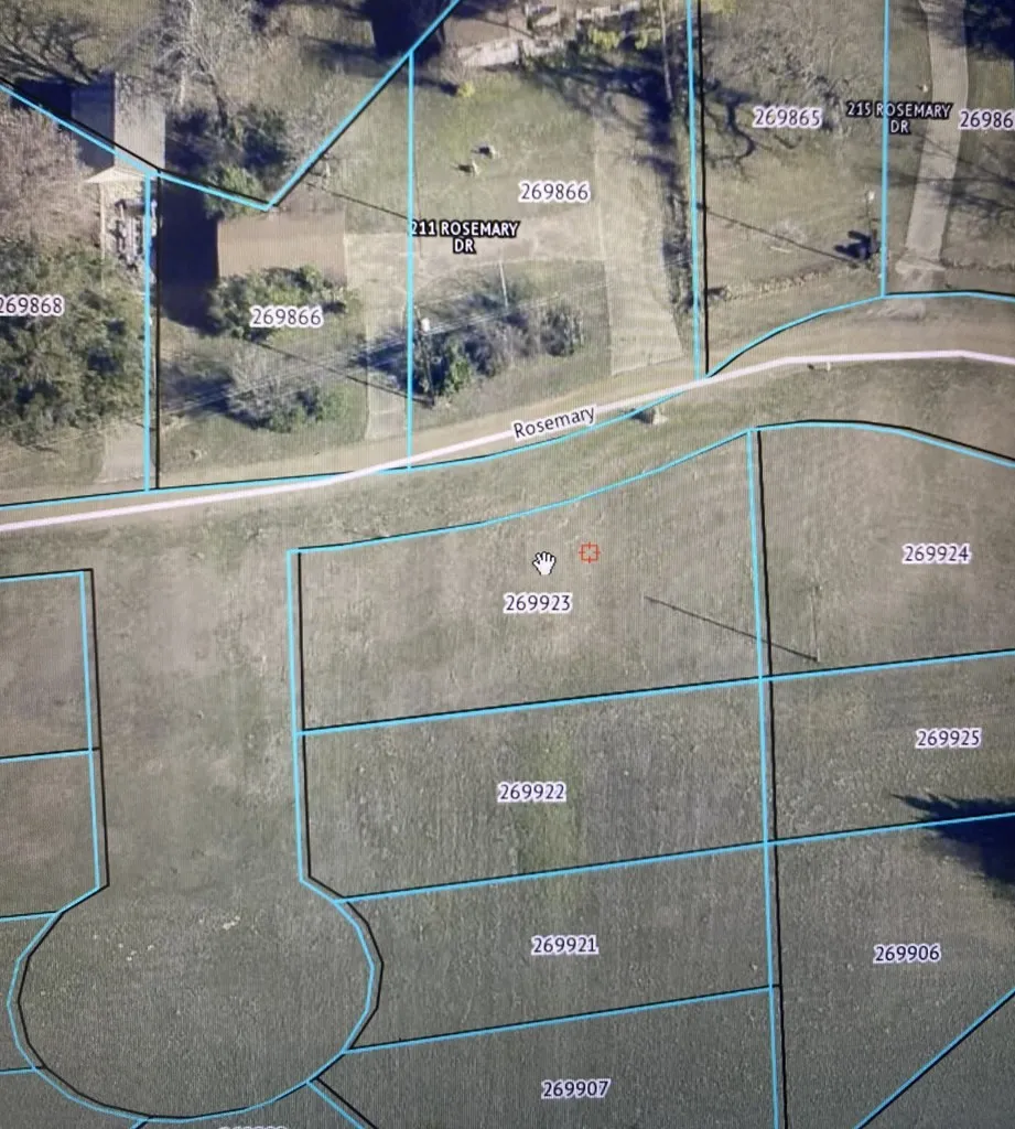 Unimproved Land For Sale in Henderson County , TBD Lot 140 Amelia Circle, Trinidad, Texas 75163, 0, 0, Garage spaces, 0 Sqft, built in 0, Price $29,000, mls#21281783, Real Estate Agent in Trinidad, Homes For Sale in Henderson county, Homes For Sale in Trinidad, Realtor in Trinidad Texas, Real Estate Brokerage Independent Realty Texas, Luminita Cordes Realtor