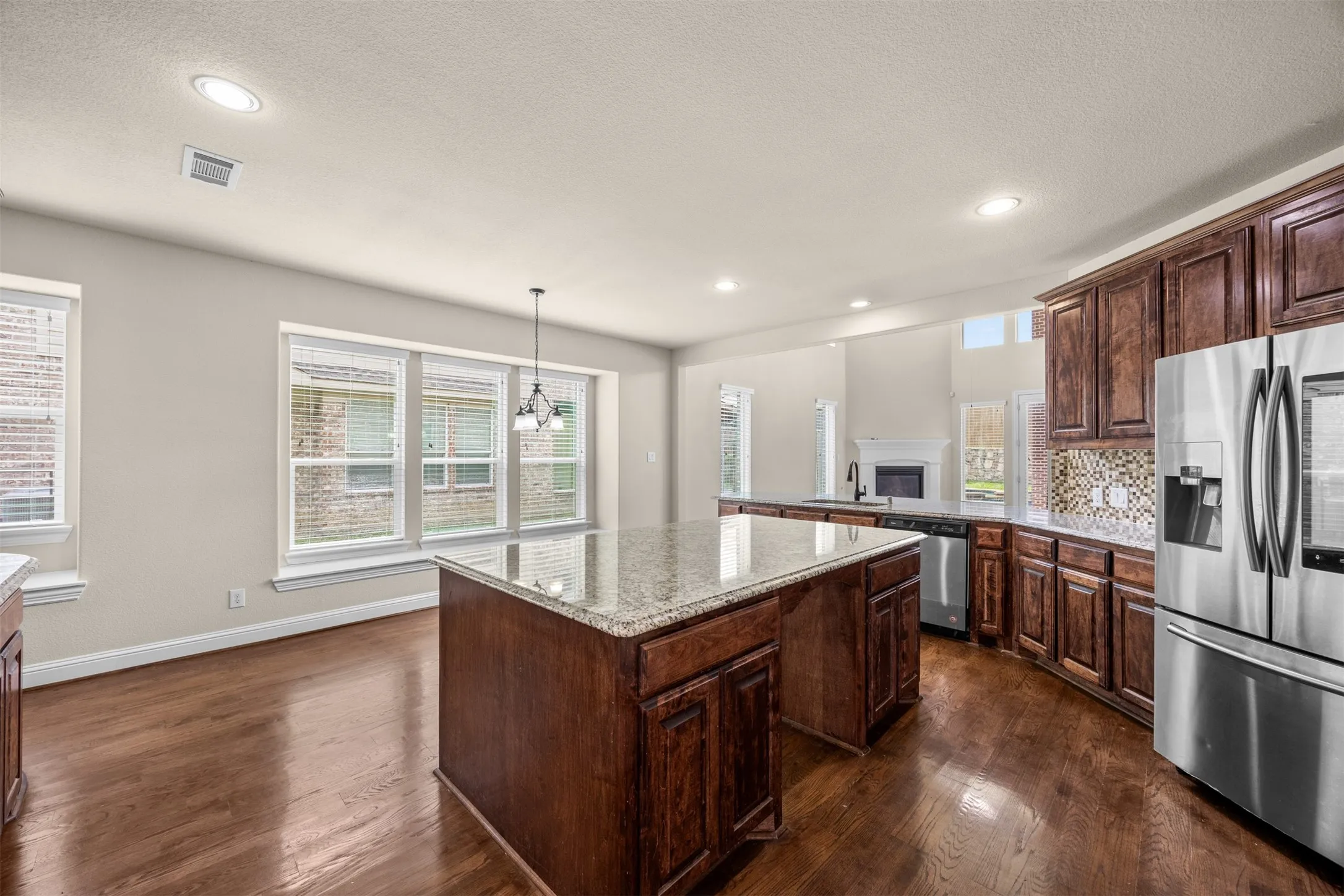 Single Family Residence For Sale in Collin County , 6425 Abbotsford Drive, Plano, Texas 75074, 5 Bedroom, 4 Bathroom, 2 Garage spaces, 3,831 Sqft, built in 2017, mls#21281074, Real Estate Agent in Plano, Homes For Sale in Collin county, Homes For Sale in Plano, Realtor in Plano Texas, Real Estate Brokerage Independent Realty Texas, Luminita Cordes Realtor