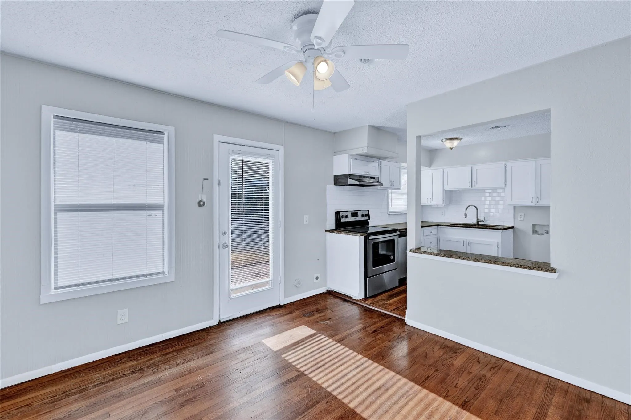 Single Family Residence For Sale in Dallas County , 4208 Huckleberry Circle, Dallas, Texas 75216, 3 Bedroom, 2 Bathroom, Garage spaces, 1,896 Sqft, built in 1955, mls#21281796, Real Estate Agent in Dallas, Homes For Sale in Dallas county, Homes For Sale in Dallas, Realtor in Dallas Texas, Real Estate Brokerage Independent Realty Texas, Luminita Cordes Realtor