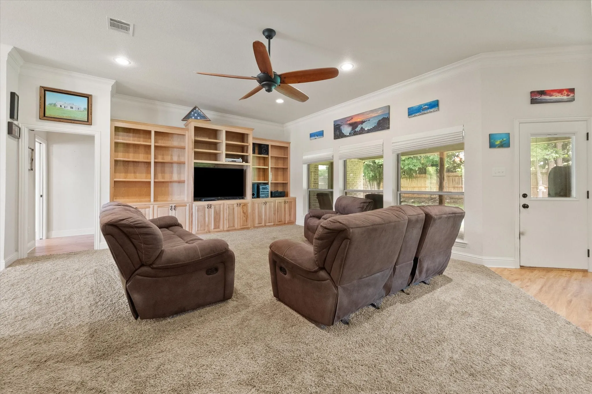 Single Family Residence For Sale in Johnson County , 548 Mckittrick Court, Godley, Texas 76044, 3 Bedroom, 3 Bathroom, 3 Garage spaces, 3,386 Sqft, built in 2011, mls#21280848, Real Estate Agent in Godley, Homes For Sale in Johnson county, Homes For Sale in Godley, Realtor in Godley Texas, Real Estate Brokerage Independent Realty Texas, Luminita Cordes Realtor