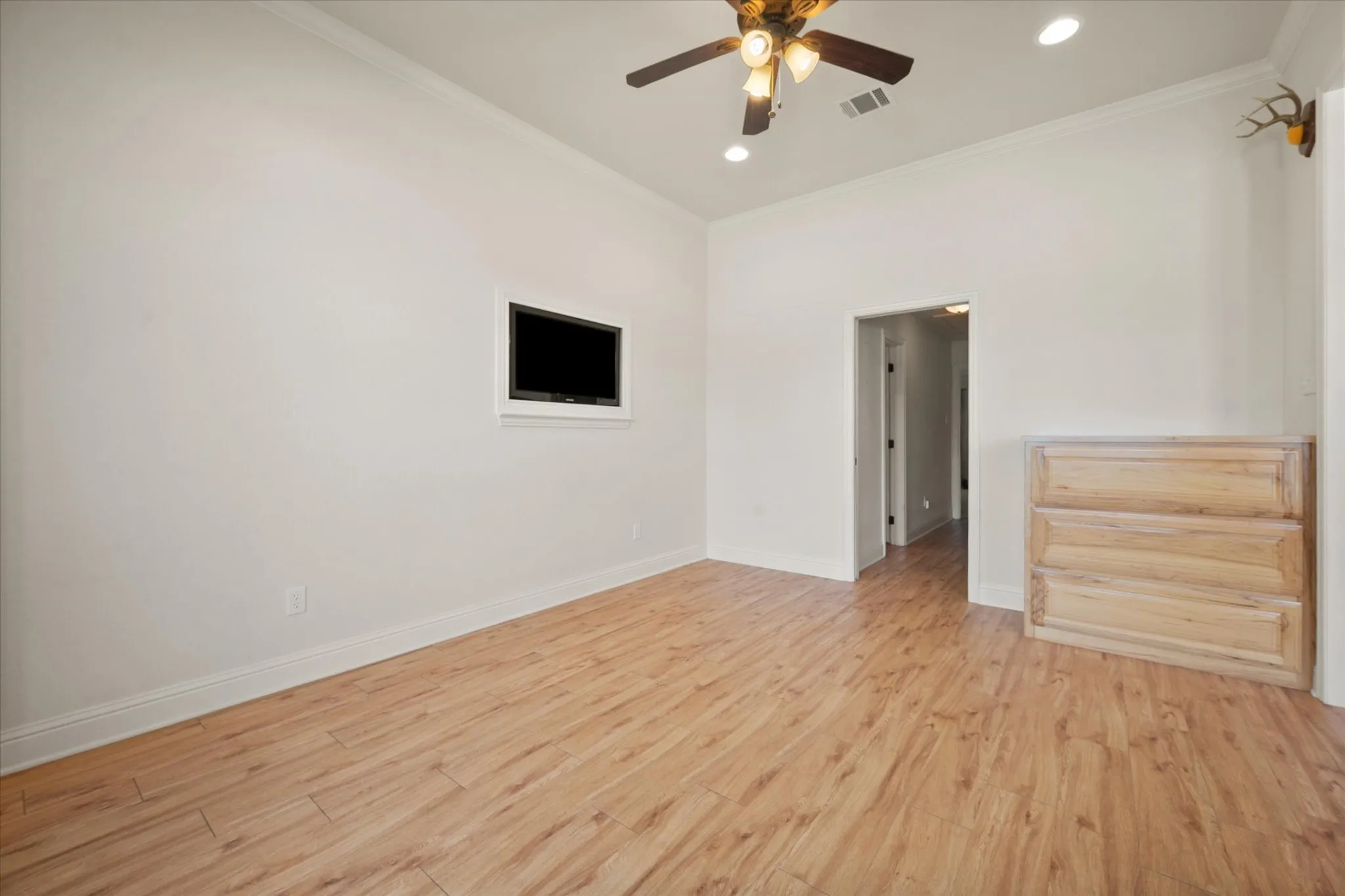 Single Family Residence For Sale in Johnson County , 548 Mckittrick Court, Godley, Texas 76044, 3 Bedroom, 3 Bathroom, 3 Garage spaces, 3,386 Sqft, built in 2011, mls#21280848, Real Estate Agent in Godley, Homes For Sale in Johnson county, Homes For Sale in Godley, Realtor in Godley Texas, Real Estate Brokerage Independent Realty Texas, Luminita Cordes Realtor