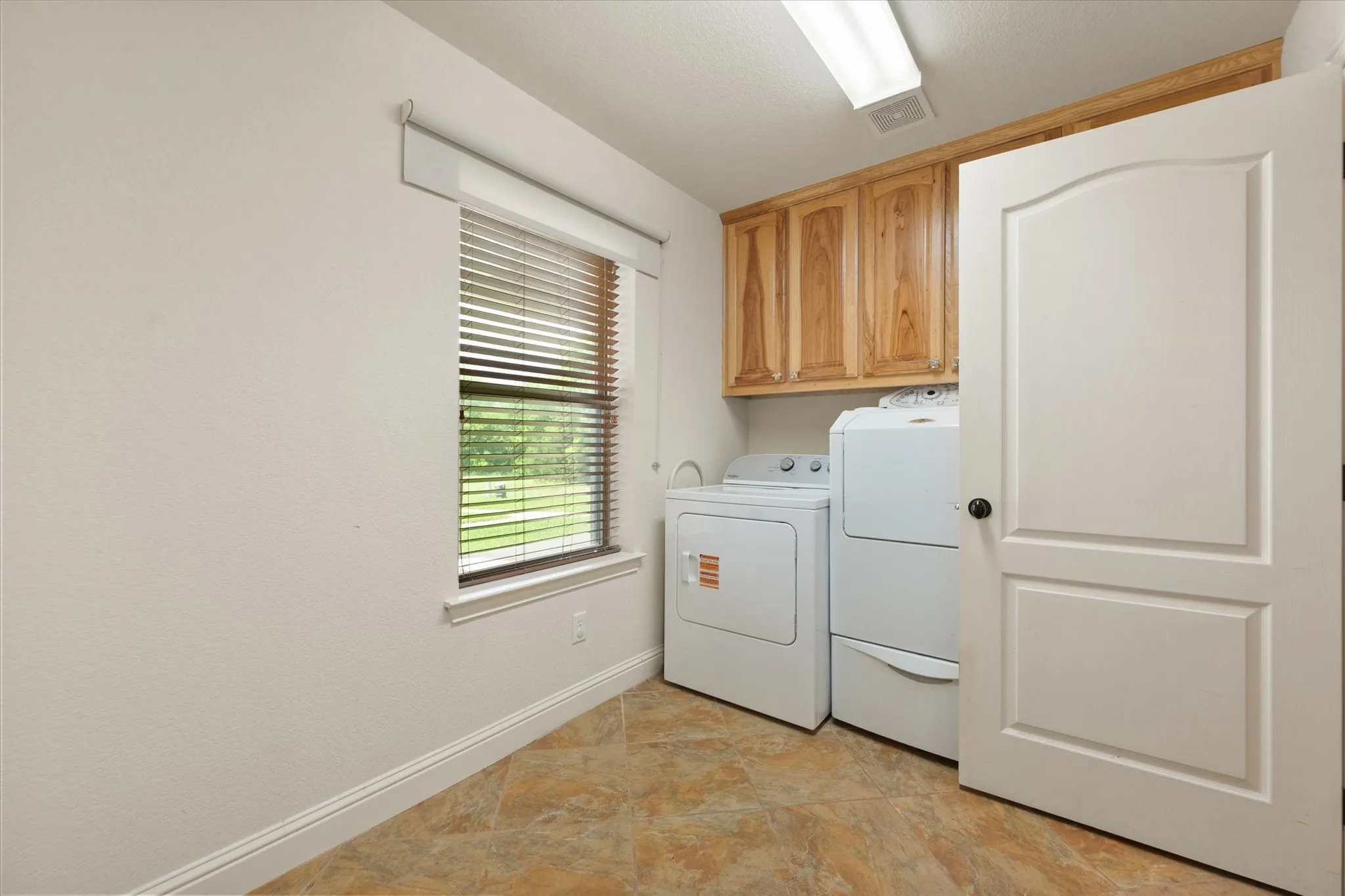 Single Family Residence For Sale in Johnson County , 548 Mckittrick Court, Godley, Texas 76044, 3 Bedroom, 3 Bathroom, 3 Garage spaces, 3,386 Sqft, built in 2011, mls#21280848, Real Estate Agent in Godley, Homes For Sale in Johnson county, Homes For Sale in Godley, Realtor in Godley Texas, Real Estate Brokerage Independent Realty Texas, Luminita Cordes Realtor