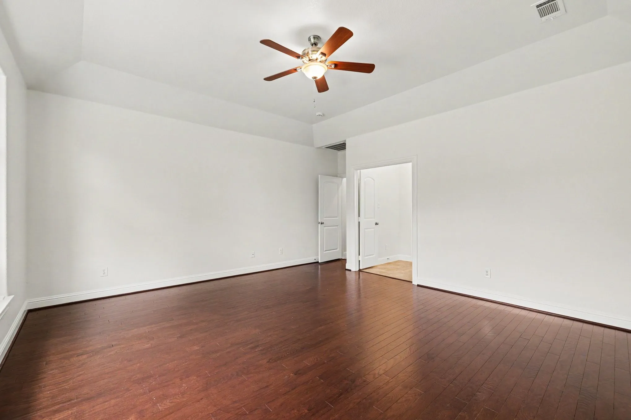 Single Family Residence For Sale in Collin County , 9546 Lance Drive, Frisco, Texas 75035, 3 Bedroom, 2 Bathroom, 2 Garage spaces, 2,495 Sqft, built in 2011, mls#21276158, Real Estate Agent in Frisco, Homes For Sale in Collin county, Homes For Sale in Frisco, Realtor in Frisco Texas, Real Estate Brokerage Independent Realty Texas, Luminita Cordes Realtor