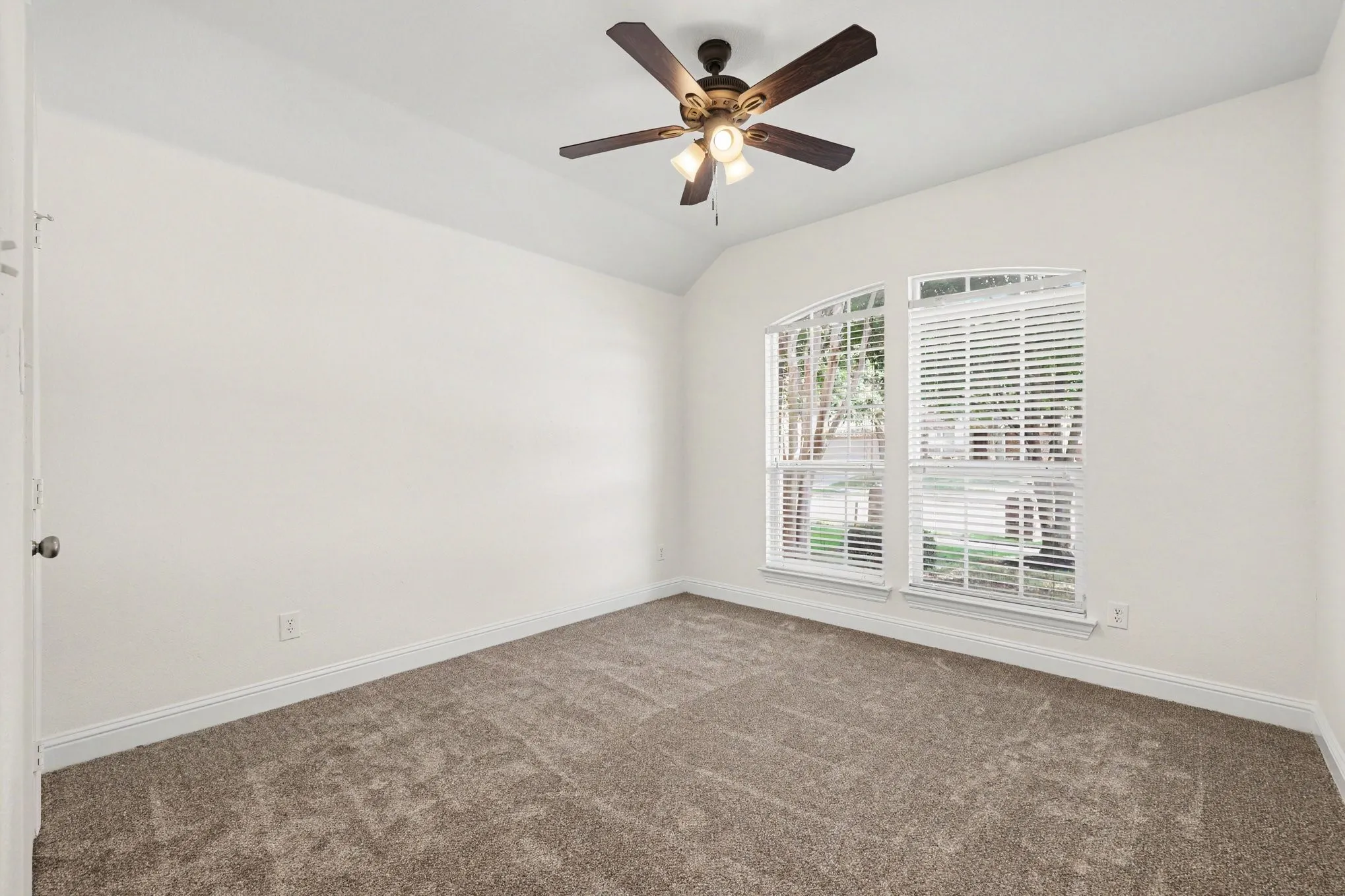 Single Family Residence For Sale in Collin County , 9546 Lance Drive, Frisco, Texas 75035, 3 Bedroom, 2 Bathroom, 2 Garage spaces, 2,495 Sqft, built in 2011, mls#21276158, Real Estate Agent in Frisco, Homes For Sale in Collin county, Homes For Sale in Frisco, Realtor in Frisco Texas, Real Estate Brokerage Independent Realty Texas, Luminita Cordes Realtor