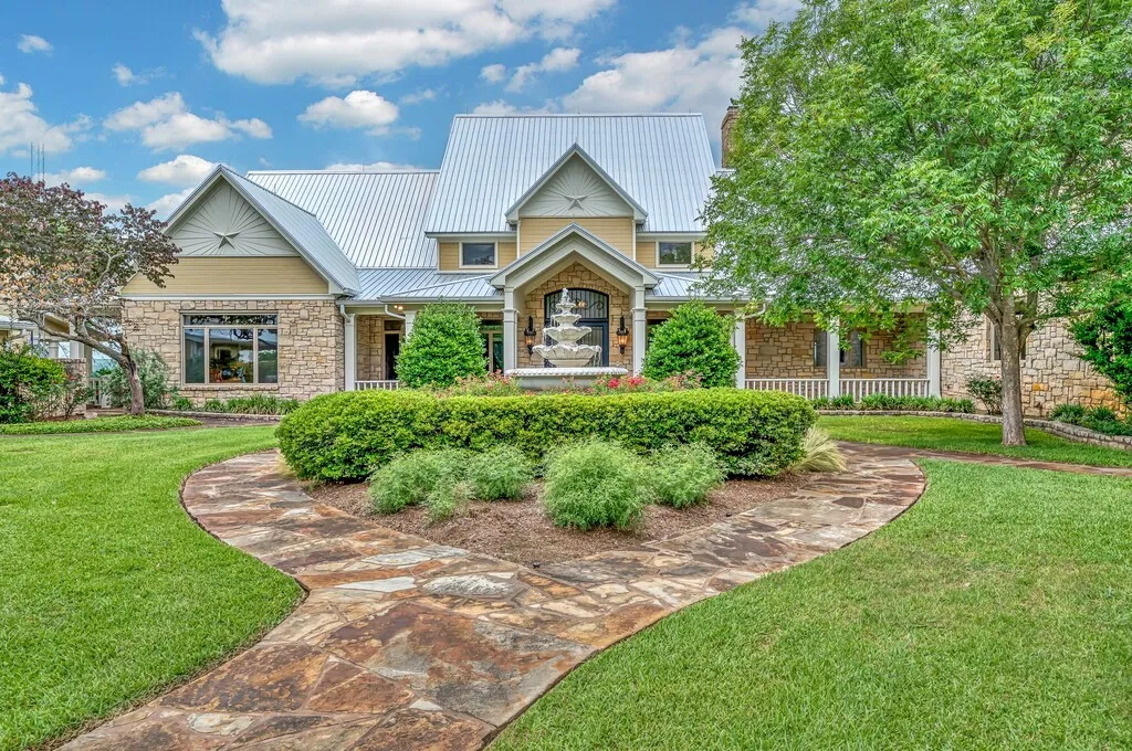 Farm For Sale in Bosque County , 8356 FM 219, Clifton, Texas 76634, 5 Bedrooms, 9 Bathrooms, 2 Garage spaces, 9,830 Sqft, built in 2002, Price $6,590,000, mls#21280622, Real Estate Agent in Clifton, Homes For Sale in Bosque county, Homes For Sale in Clifton, Realtor in Clifton Texas, Real Estate Brokerage Independent Realty Texas, Luminita Cordes Realtor