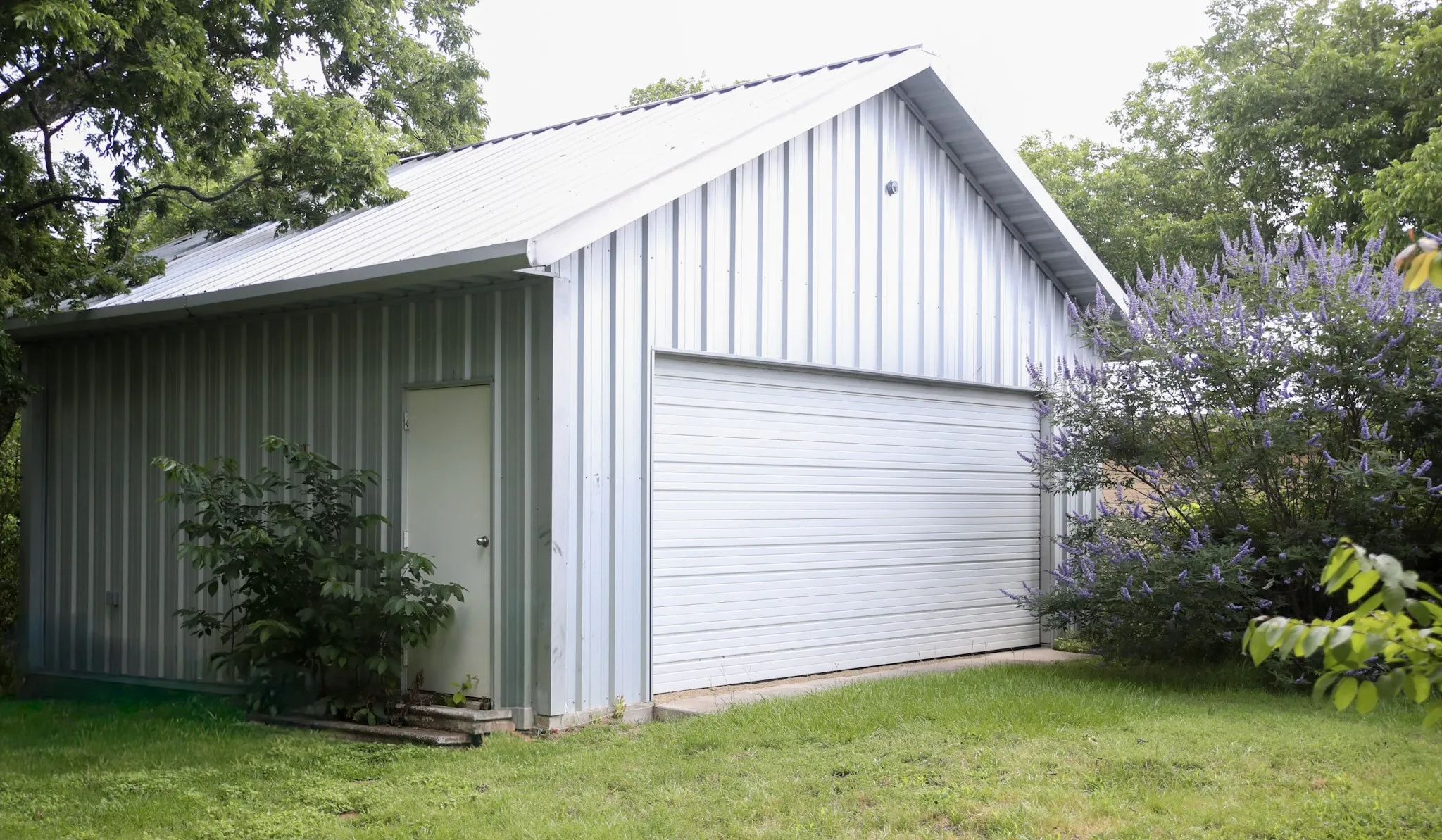 Single Family Residence For Sale in Hunt County , 1500 Bonham Street, Commerce, Texas 75428, 3 Bedroom, 2 Bathroom, 2 Garage spaces, 2,286 Sqft, built in 1935, mls#21281154, Real Estate Agent in Commerce, Homes For Sale in Hunt county, Homes For Sale in Commerce, Realtor in Commerce Texas, Real Estate Brokerage Independent Realty Texas, Luminita Cordes Realtor