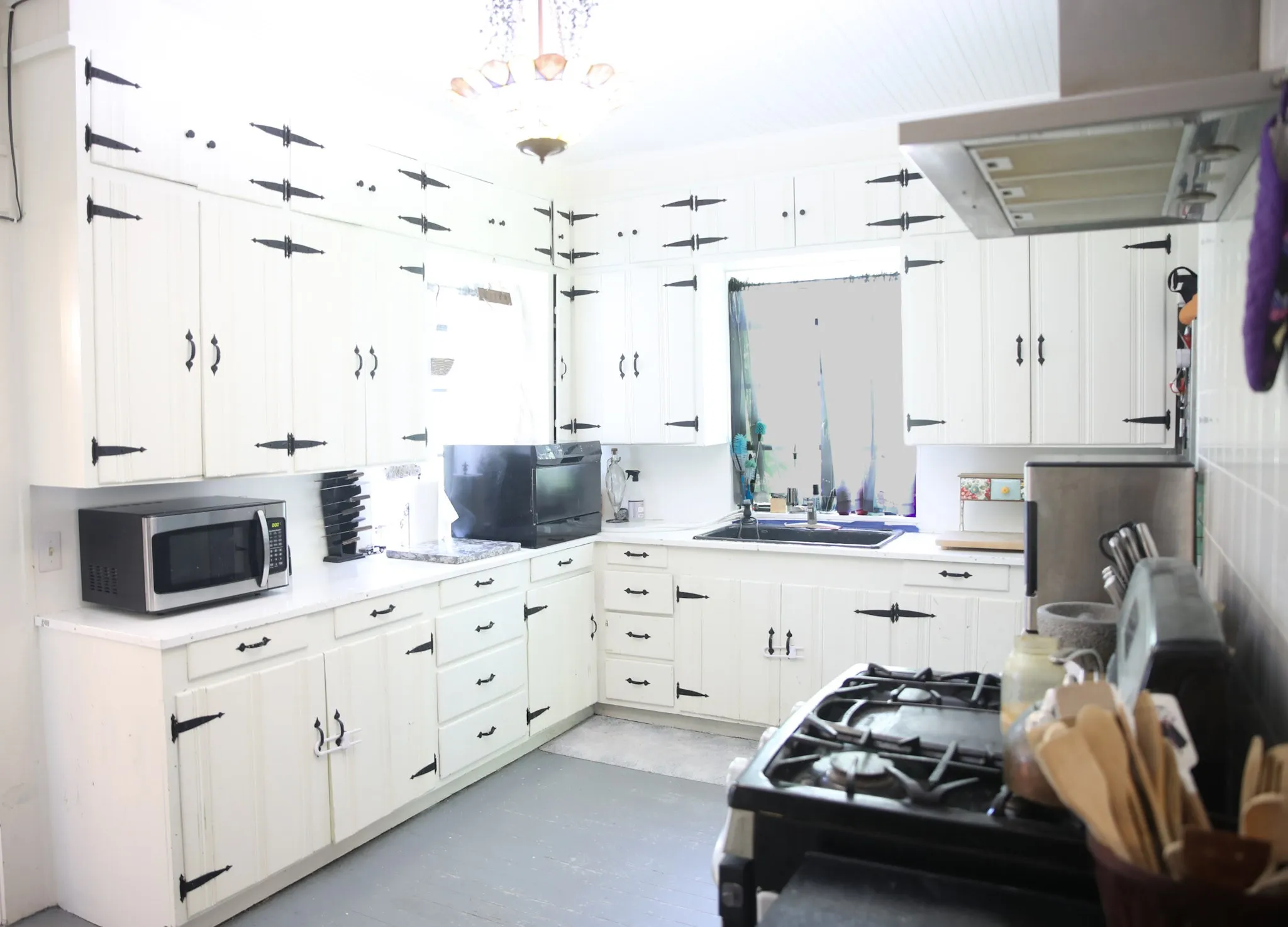 Single Family Residence For Sale in Hunt County , 1500 Bonham Street, Commerce, Texas 75428, 3 Bedroom, 2 Bathroom, 2 Garage spaces, 2,286 Sqft, built in 1935, mls#21281154, Real Estate Agent in Commerce, Homes For Sale in Hunt county, Homes For Sale in Commerce, Realtor in Commerce Texas, Real Estate Brokerage Independent Realty Texas, Luminita Cordes Realtor