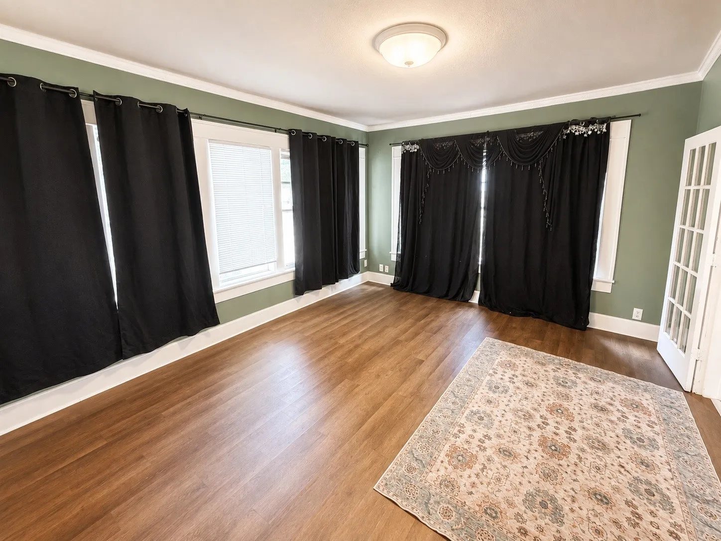 Single Family Residence For Sale in Hunt County , 1500 Bonham Street, Commerce, Texas 75428, 3 Bedroom, 2 Bathroom, 2 Garage spaces, 2,286 Sqft, built in 1935, mls#21281154, Real Estate Agent in Commerce, Homes For Sale in Hunt county, Homes For Sale in Commerce, Realtor in Commerce Texas, Real Estate Brokerage Independent Realty Texas, Luminita Cordes Realtor