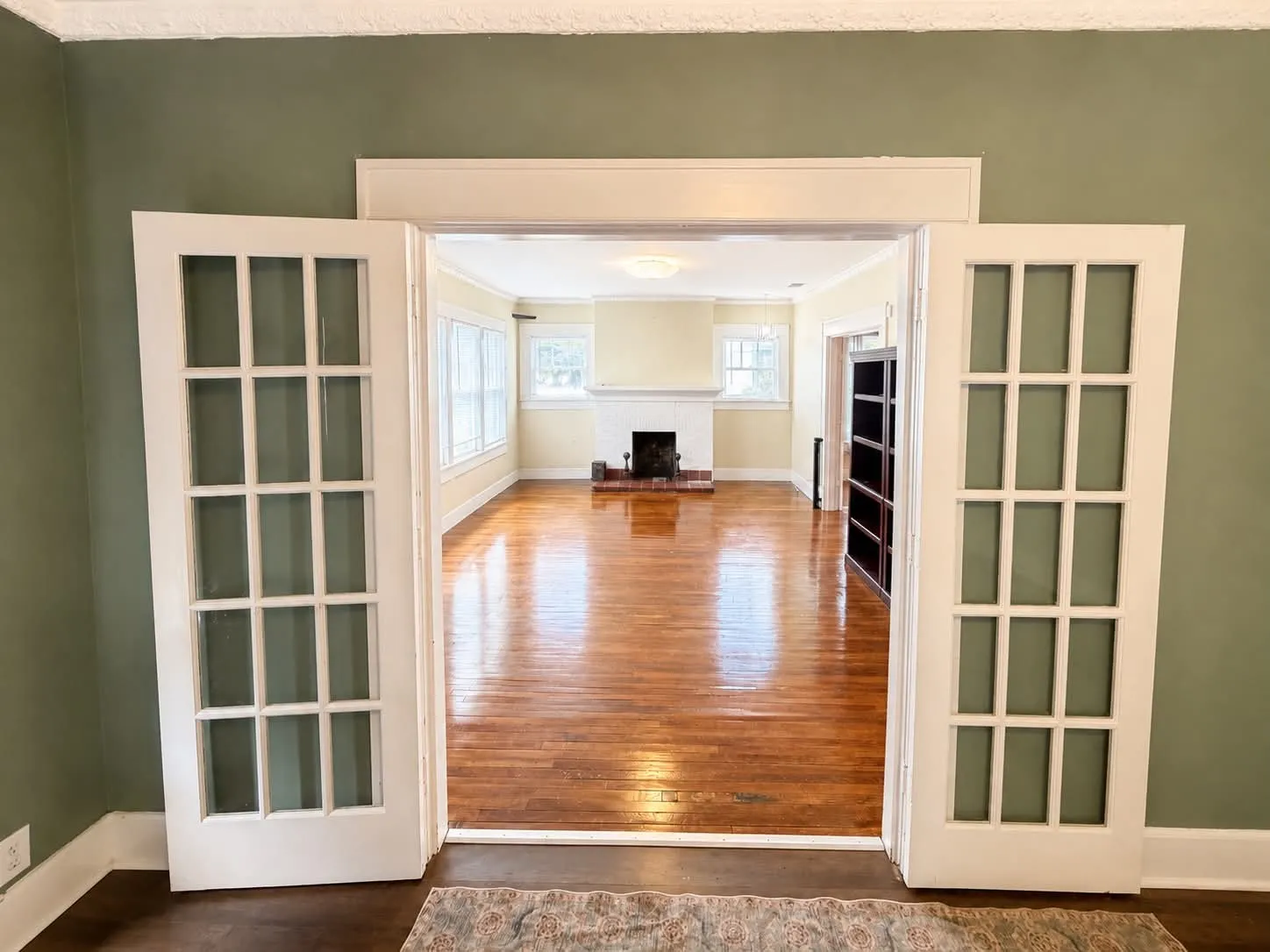 Single Family Residence For Sale in Hunt County , 1500 Bonham Street, Commerce, Texas 75428, 3 Bedroom, 2 Bathroom, 2 Garage spaces, 2,286 Sqft, built in 1935, mls#21281154, Real Estate Agent in Commerce, Homes For Sale in Hunt county, Homes For Sale in Commerce, Realtor in Commerce Texas, Real Estate Brokerage Independent Realty Texas, Luminita Cordes Realtor