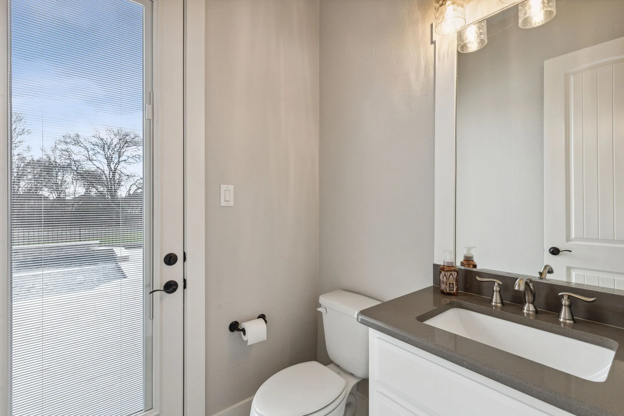 Single Family Residence For Sale in Collin County , 117 Delano Court, Weston, Texas 75009, 4 Bedroom, 4 Bathroom, 5 Garage spaces, 3,249 Sqft, built in 2021, mls#21281540, Real Estate Agent in Weston, Homes For Sale in Collin county, Homes For Sale in Weston, Realtor in Weston Texas, Real Estate Brokerage Independent Realty Texas, Luminita Cordes Realtor
