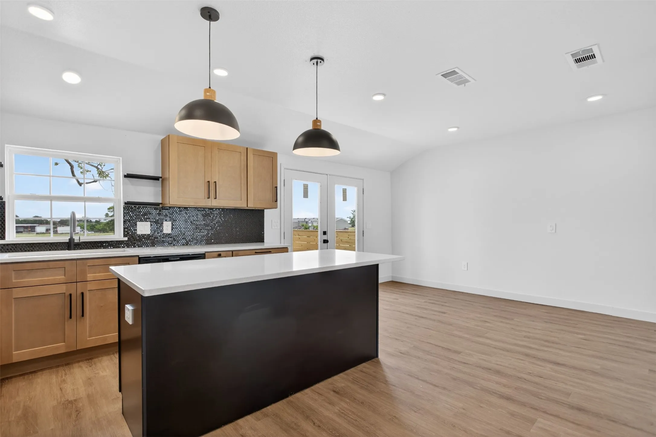Office For Rent in Kaufman County , 10900 Reeder Lane, Forney, Texas 75126, 0, 0, Garage spaces, 0 Sqft, built in 1979, mls#21281864, Real Estate Agent in Forney, Homes For Rent in Kaufman county, Homes For Rent in Forney, Realtor in Forney Texas, Real Estate Brokerage Independent Realty Texas, Luminita Cordes Realtor
