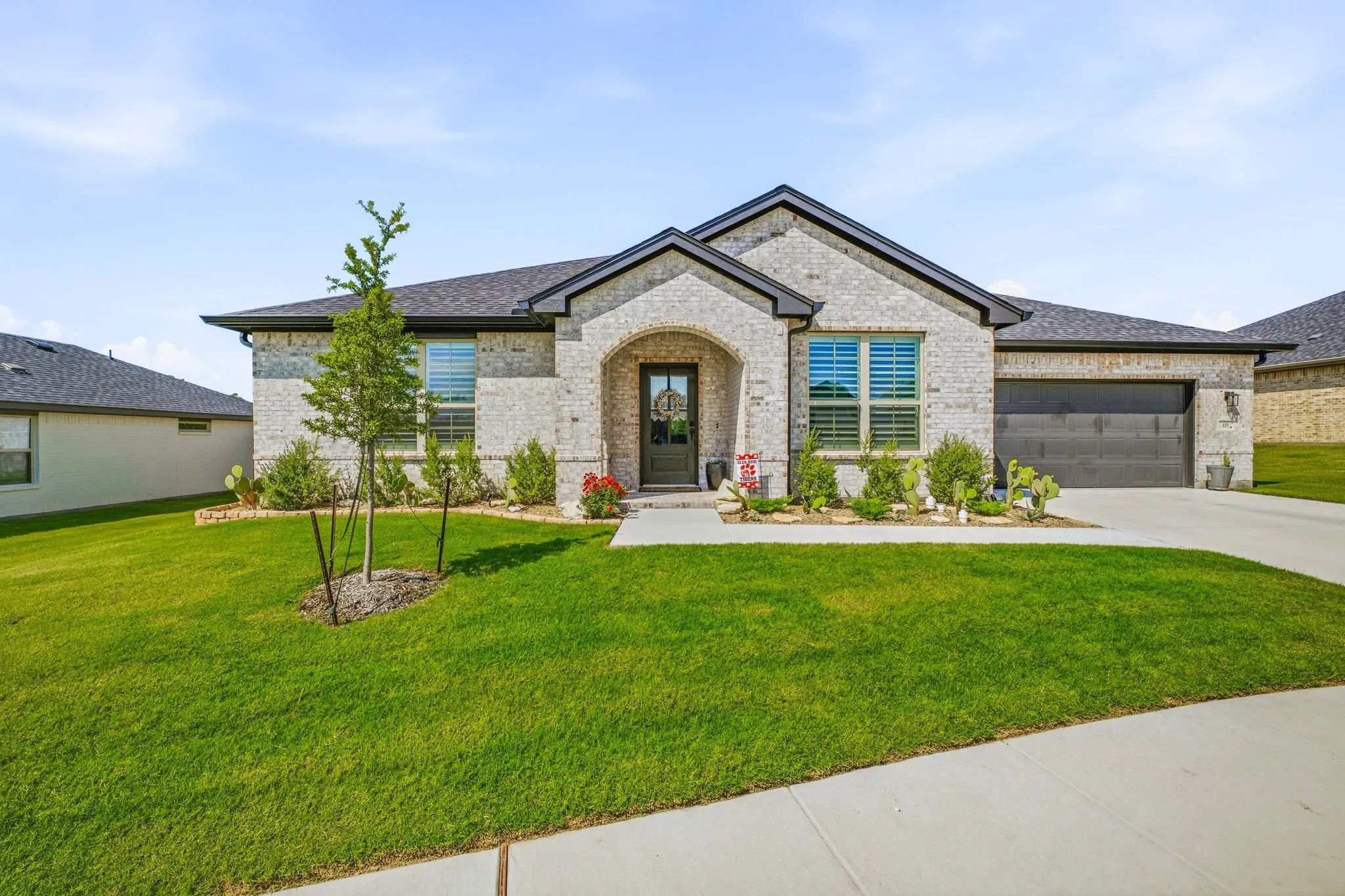 Single Family Residence For Sale in Somervell County , 127 Mesa Drive, Glen Rose, Texas 76043, 4 Bedroom, 2 Bathroom, 2 Garage spaces, 2,078 Sqft, built in 2024, mls#21281887, Real Estate Agent in Glen Rose, Homes For Sale in Somervell county, Homes For Sale in Glen Rose, Realtor in Glen Rose Texas, Real Estate Brokerage Independent Realty Texas, Luminita Cordes Realtor