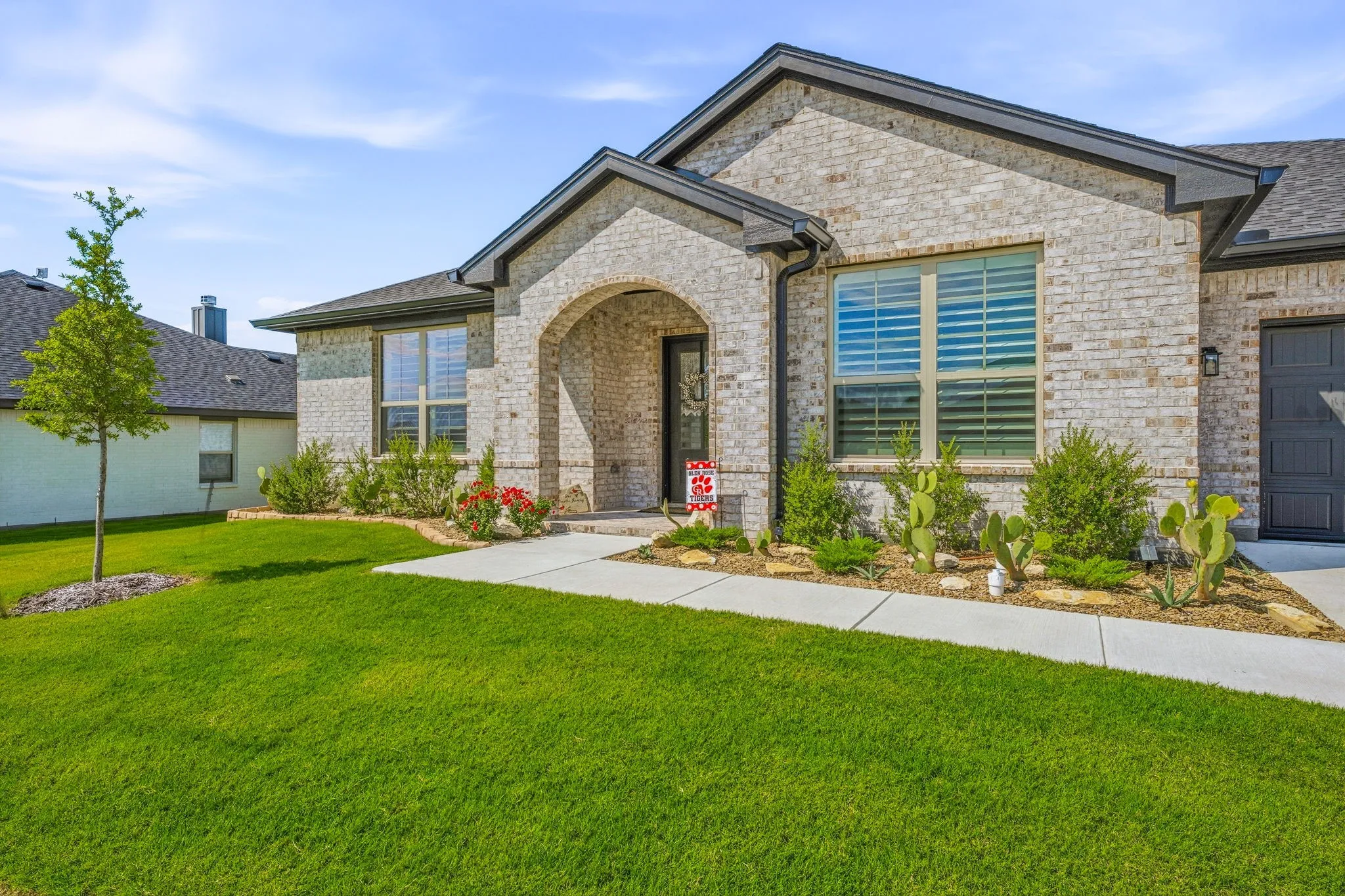 Single Family Residence For Sale in Somervell County , 127 Mesa Drive, Glen Rose, Texas 76043, 4 Bedroom, 2 Bathroom, 2 Garage spaces, 2,078 Sqft, built in 2024, mls#21281887, Real Estate Agent in Glen Rose, Homes For Sale in Somervell county, Homes For Sale in Glen Rose, Realtor in Glen Rose Texas, Real Estate Brokerage Independent Realty Texas, Luminita Cordes Realtor