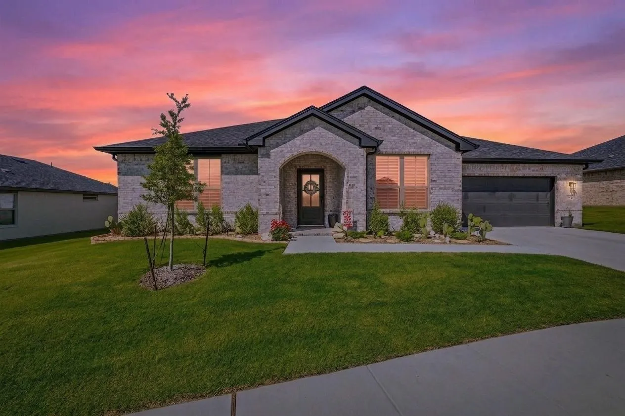 Single Family Residence For Sale in Somervell County , 127 Mesa Drive, Glen Rose, Texas 76043, 4 Bedroom, 2 Bathroom, 2 Garage spaces, 2,078 Sqft, built in 2024, mls#21281887, Real Estate Agent in Glen Rose, Homes For Sale in Somervell county, Homes For Sale in Glen Rose, Realtor in Glen Rose Texas, Real Estate Brokerage Independent Realty Texas, Luminita Cordes Realtor