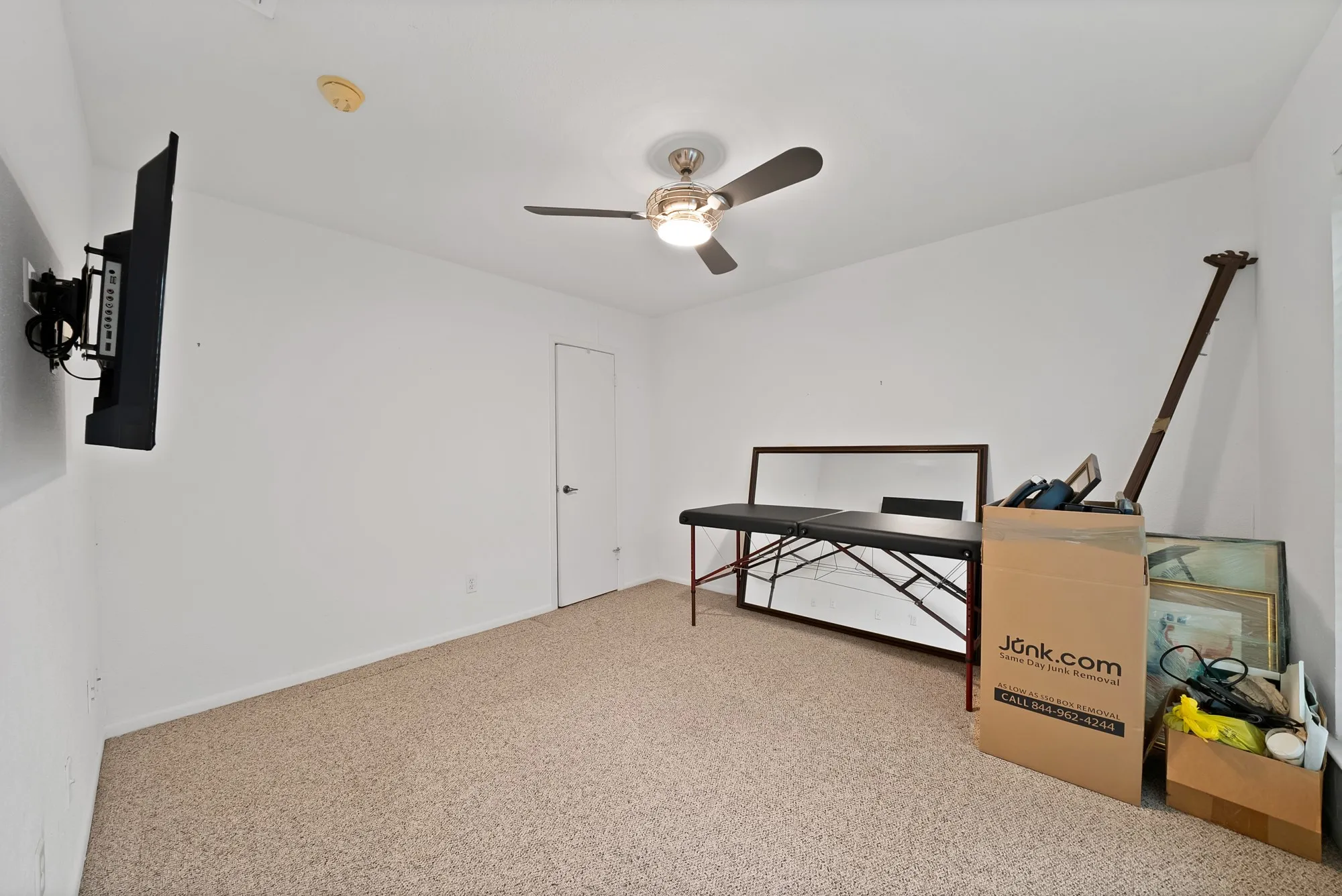 Townhouse For Sale in Dallas County , 12574 Burninglog Lane, Dallas, Texas 75243, 3 Bedroom, 3 Bathroom, 2 Garage spaces, 2,171 Sqft, built in 1973, mls#21278710, Real Estate Agent in Dallas, Homes For Sale in Dallas county, Homes For Sale in Dallas, Realtor in Dallas Texas, Real Estate Brokerage Independent Realty Texas, Luminita Cordes Realtor