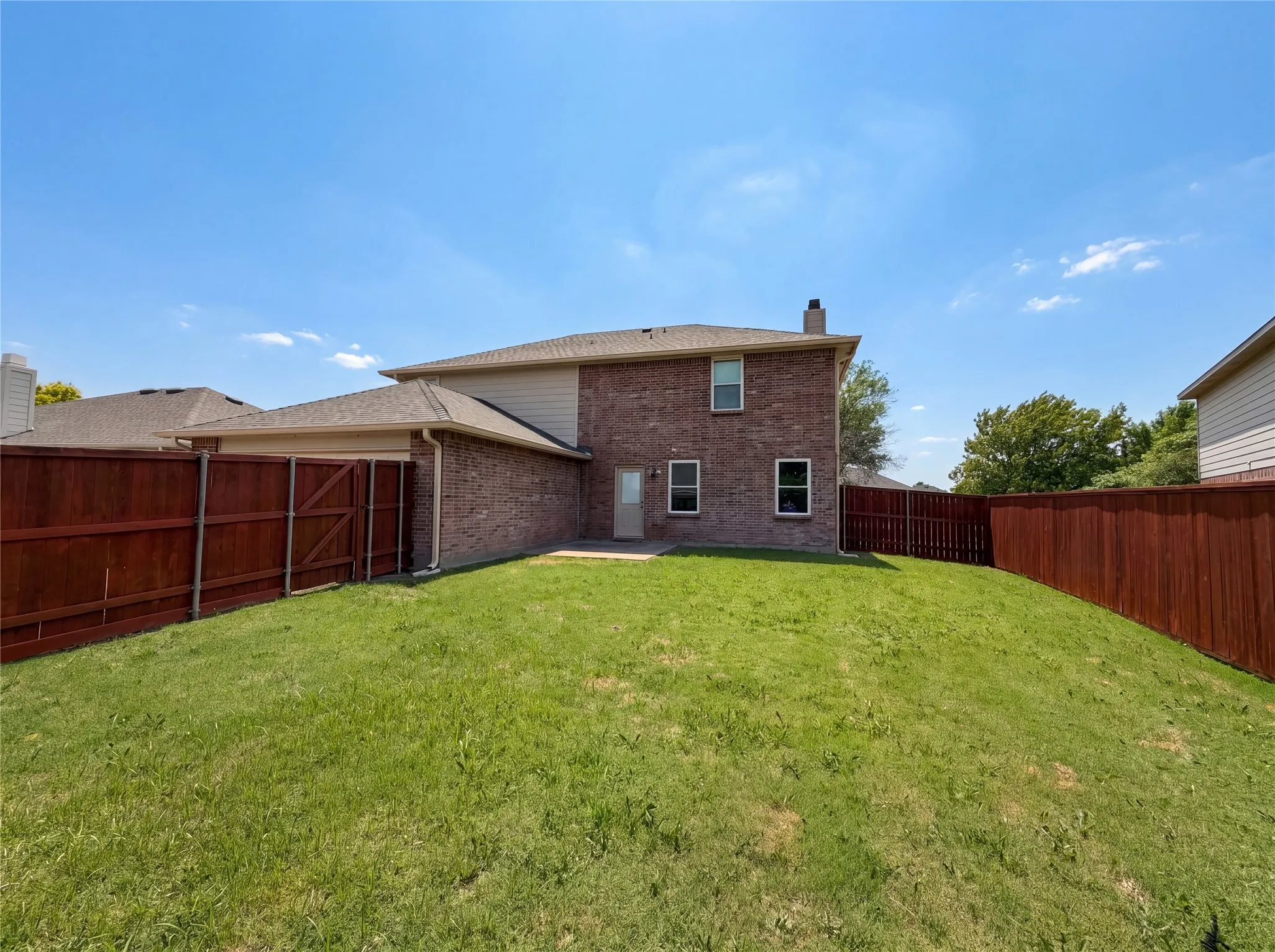 Single Family Residence For Sale in Rockwall County , 2904 Lake Vista Drive, Wylie, Texas 75098, 5 Bedroom, 3 Bathroom, 2 Garage spaces, 2,663 Sqft, built in 2006, mls#21275729, Real Estate Agent in Wylie, Homes For Sale in Rockwall county, Homes For Sale in Wylie, Realtor in Wylie Texas, Real Estate Brokerage Independent Realty Texas, Luminita Cordes Realtor