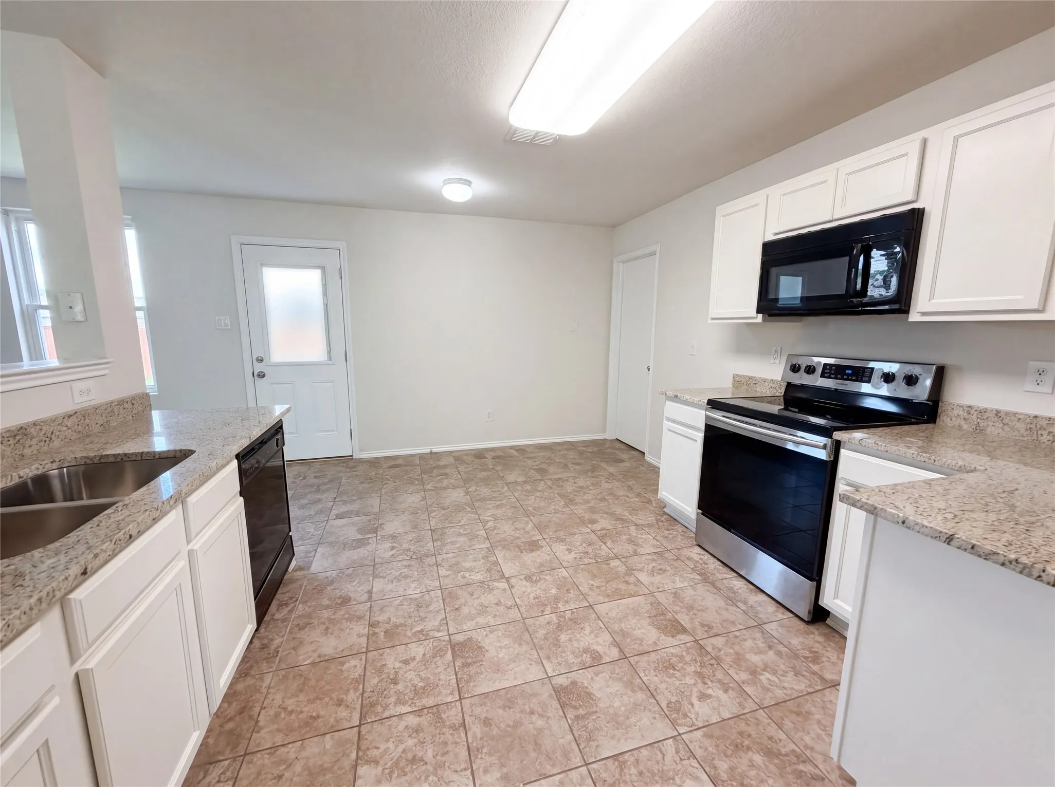 Single Family Residence For Sale in Rockwall County , 2904 Lake Vista Drive, Wylie, Texas 75098, 5 Bedroom, 3 Bathroom, 2 Garage spaces, 2,663 Sqft, built in 2006, mls#21275729, Real Estate Agent in Wylie, Homes For Sale in Rockwall county, Homes For Sale in Wylie, Realtor in Wylie Texas, Real Estate Brokerage Independent Realty Texas, Luminita Cordes Realtor
