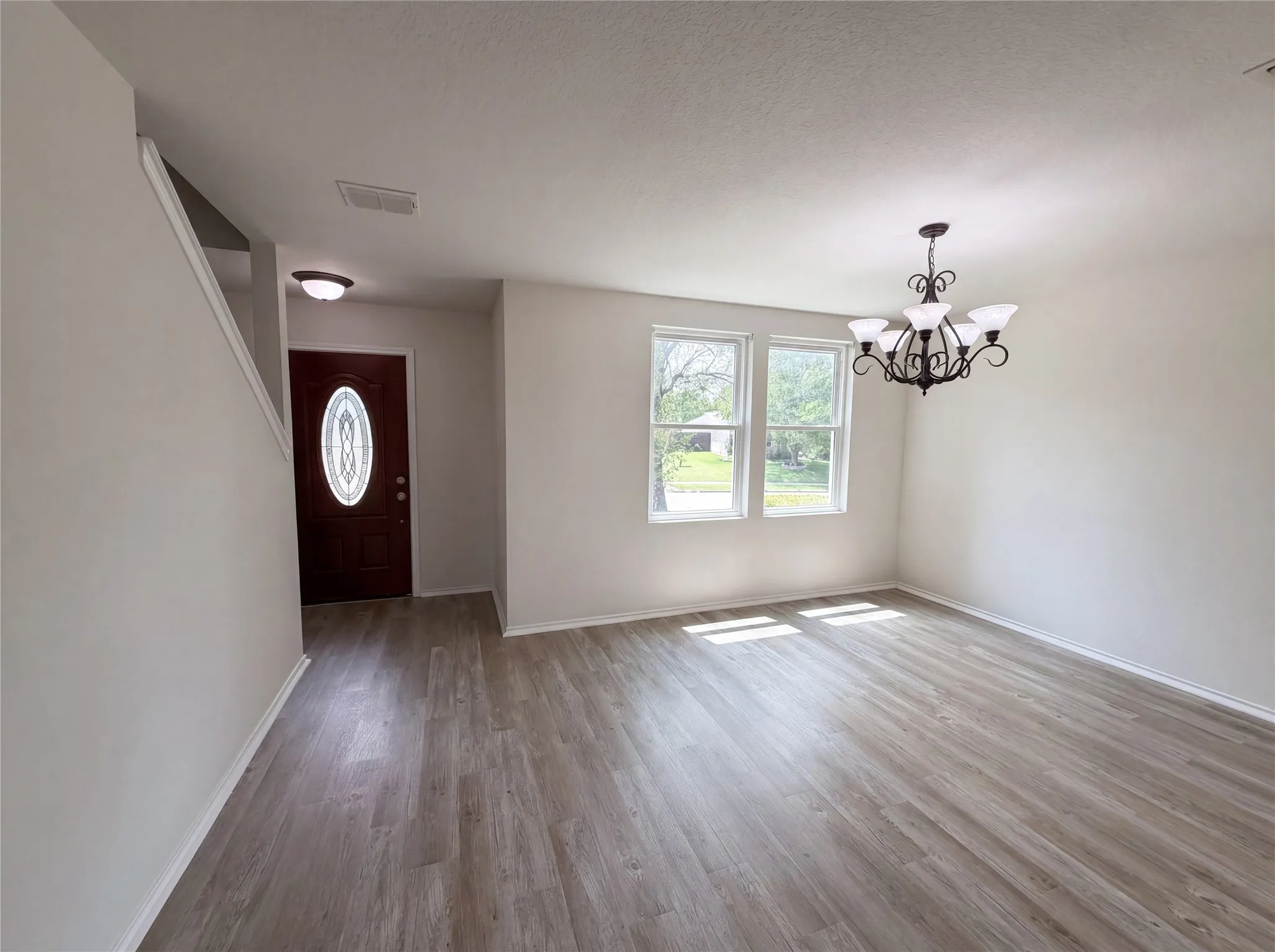 Single Family Residence For Sale in Rockwall County , 2904 Lake Vista Drive, Wylie, Texas 75098, 5 Bedroom, 3 Bathroom, 2 Garage spaces, 2,663 Sqft, built in 2006, mls#21275729, Real Estate Agent in Wylie, Homes For Sale in Rockwall county, Homes For Sale in Wylie, Realtor in Wylie Texas, Real Estate Brokerage Independent Realty Texas, Luminita Cordes Realtor
