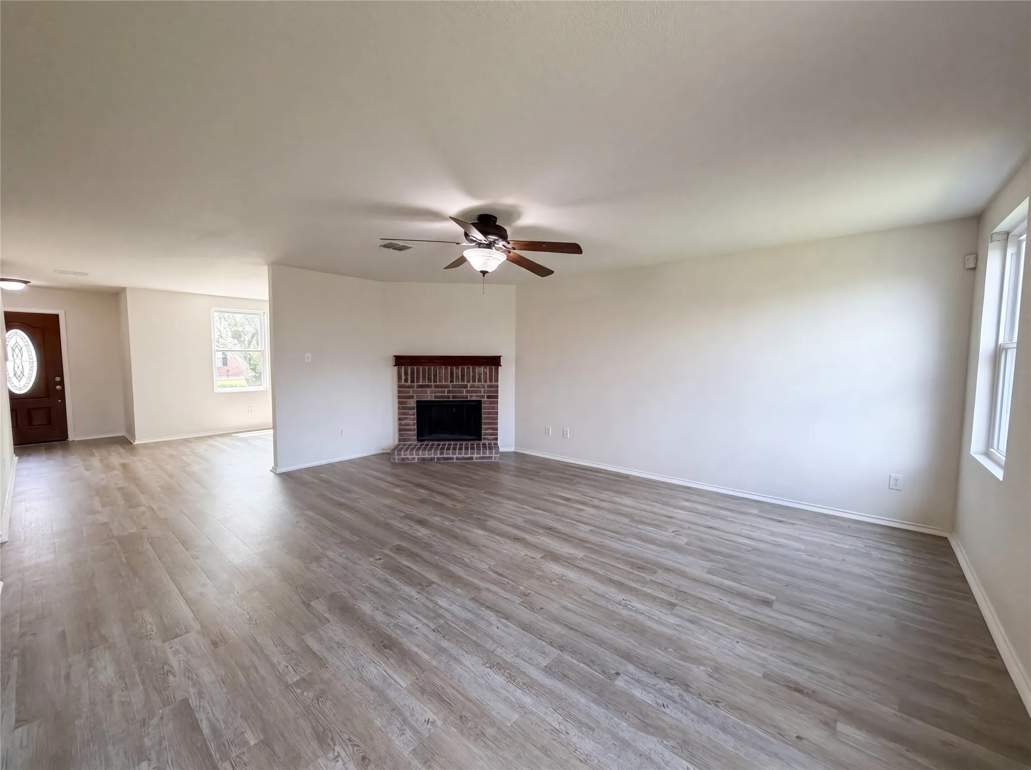 Single Family Residence For Sale in Rockwall County , 2904 Lake Vista Drive, Wylie, Texas 75098, 5 Bedroom, 3 Bathroom, 2 Garage spaces, 2,663 Sqft, built in 2006, mls#21275729, Real Estate Agent in Wylie, Homes For Sale in Rockwall county, Homes For Sale in Wylie, Realtor in Wylie Texas, Real Estate Brokerage Independent Realty Texas, Luminita Cordes Realtor