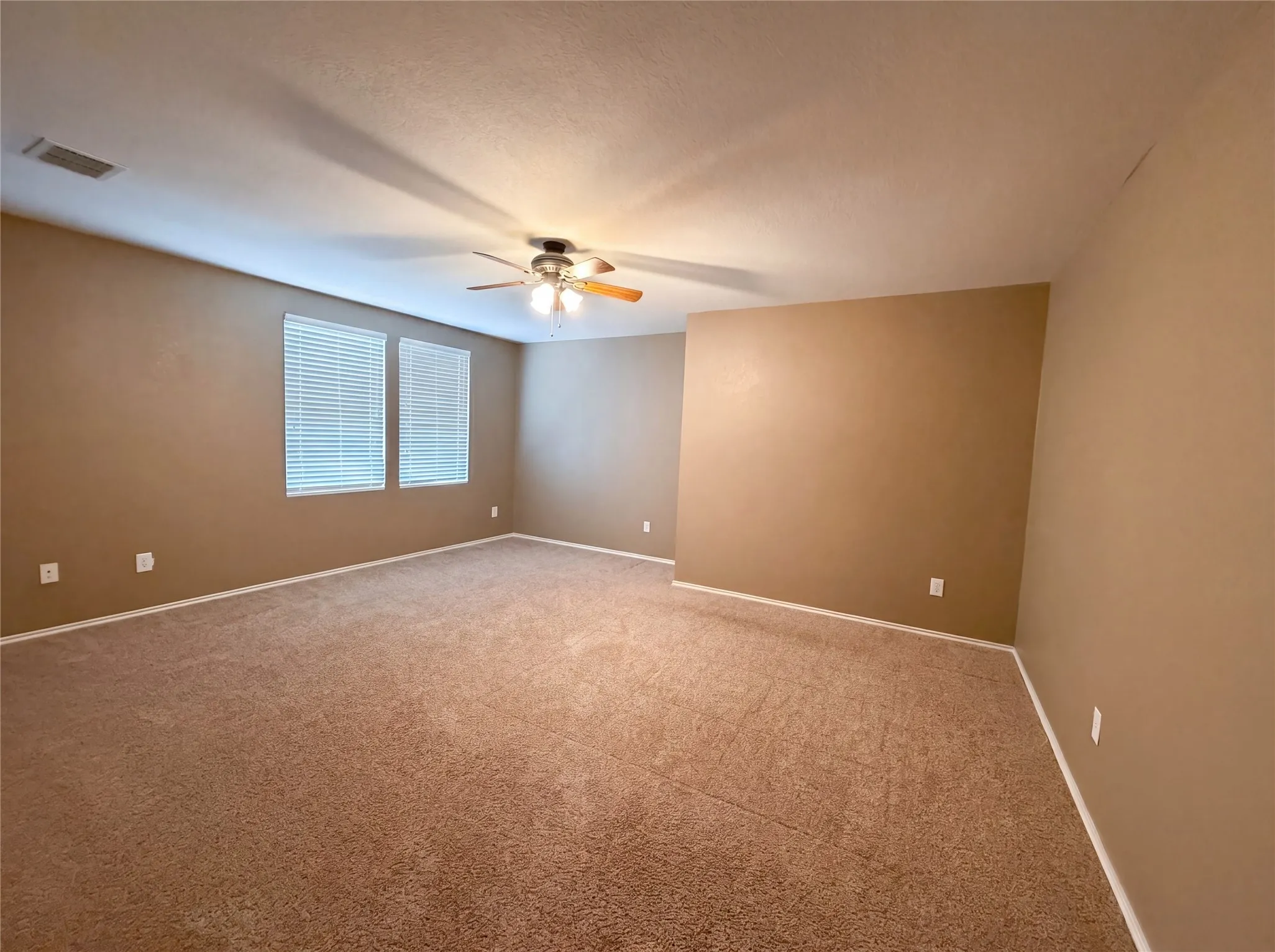 Single Family Residence For Sale in Rockwall County , 2904 Lake Vista Drive, Wylie, Texas 75098, 5 Bedroom, 3 Bathroom, 2 Garage spaces, 2,663 Sqft, built in 2006, mls#21275729, Real Estate Agent in Wylie, Homes For Sale in Rockwall county, Homes For Sale in Wylie, Realtor in Wylie Texas, Real Estate Brokerage Independent Realty Texas, Luminita Cordes Realtor