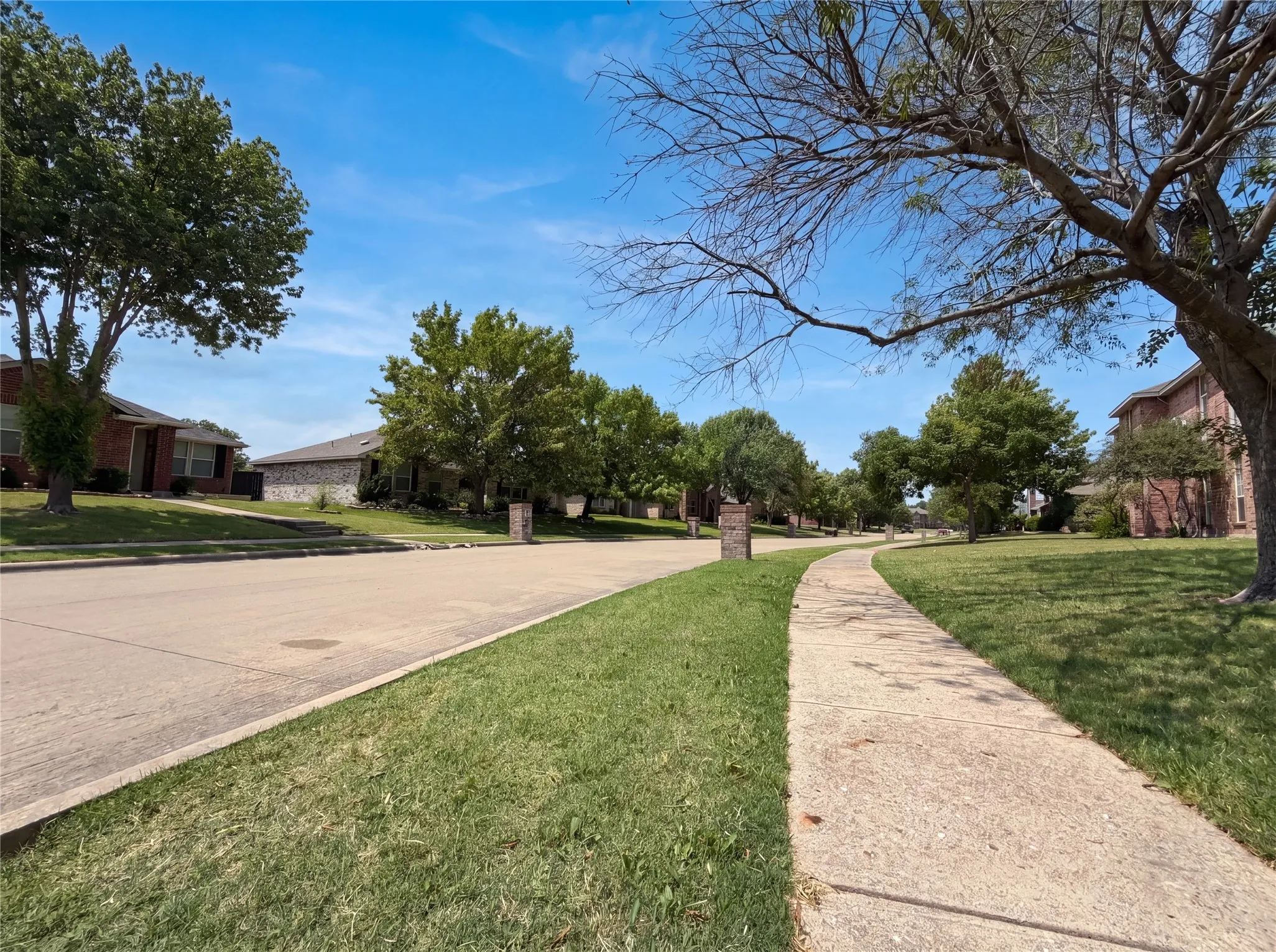 Single Family Residence For Sale in Rockwall County , 2904 Lake Vista Drive, Wylie, Texas 75098, 5 Bedroom, 3 Bathroom, 2 Garage spaces, 2,663 Sqft, built in 2006, mls#21275729, Real Estate Agent in Wylie, Homes For Sale in Rockwall county, Homes For Sale in Wylie, Realtor in Wylie Texas, Real Estate Brokerage Independent Realty Texas, Luminita Cordes Realtor
