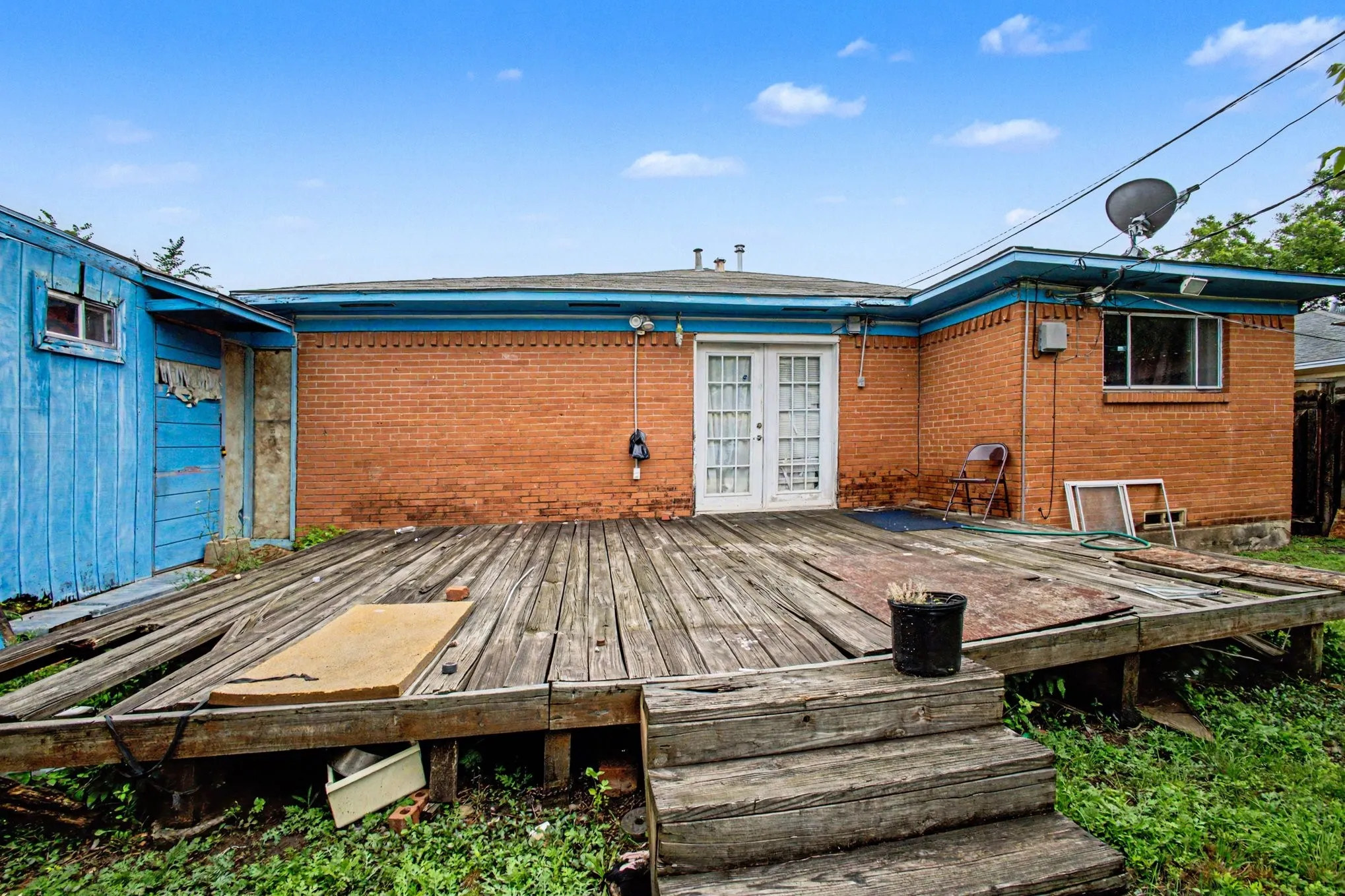 Single Family Residence For Sale in Dallas County , 1919 Yucca Drive, Dallas, Texas 75217, 3 Bedrooms, 2 Bathrooms, Garage spaces, 1,446 Sqft, built in 1956, Price $179,000, mls#21281897, Real Estate Agent in Dallas, Homes For Sale in Dallas county, Homes For Sale in Dallas, Realtor in Dallas Texas, Real Estate Brokerage Independent Realty Texas, Luminita Cordes Realtor