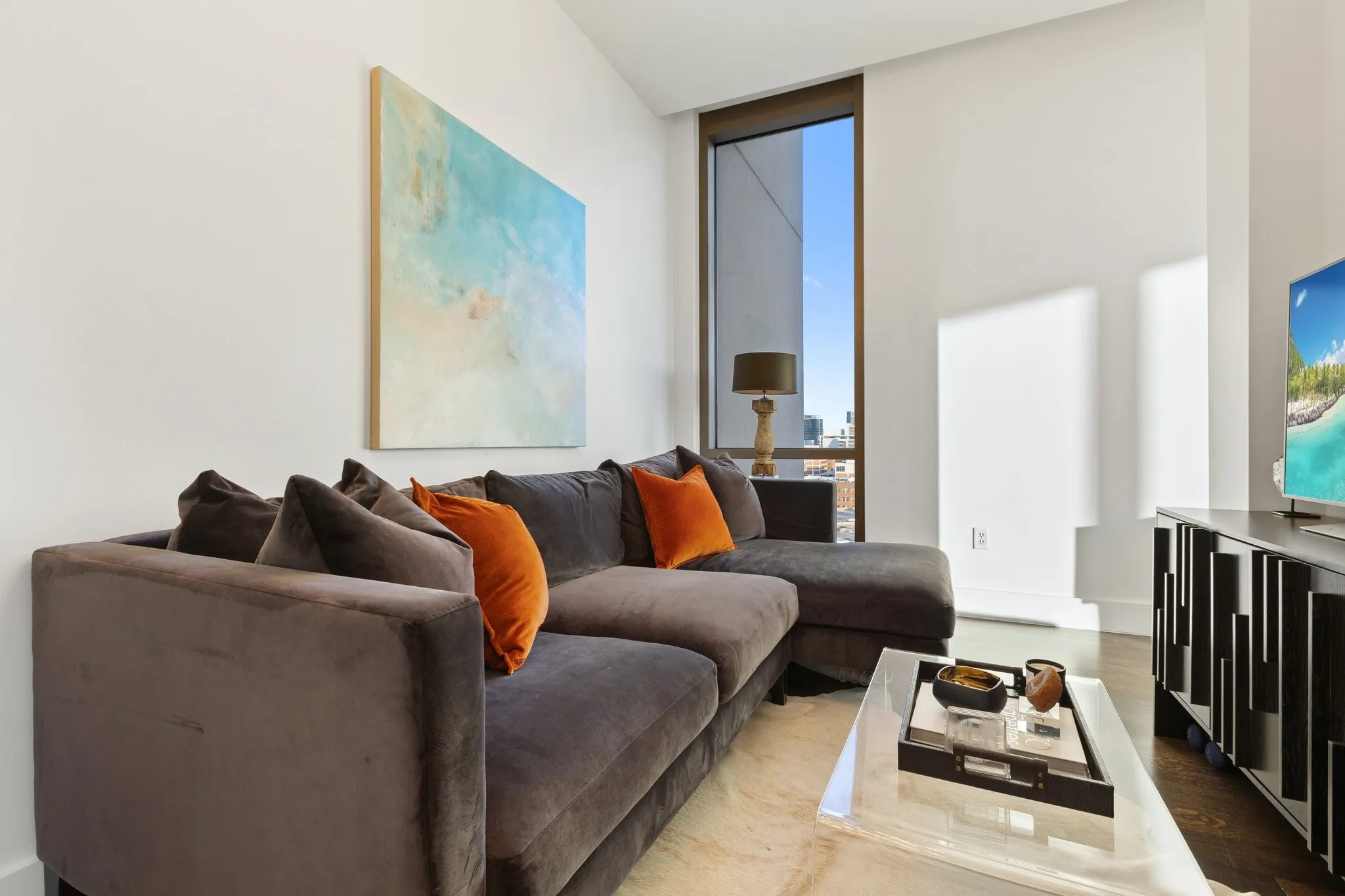 Condominium For Rent in Dallas County , 2200 Victory Avenue 1105, Dallas, Texas 75219, 1 Bedroom, 2 Bathrooms, 1 Garage spaces, 1,603 Sqft, built in 2007, Price $4,750, mls#21281446, Real Estate Agent in Dallas, Homes For Rent in Dallas county, Homes For Rent in Dallas, Realtor in Dallas Texas, Real Estate Brokerage Independent Realty Texas, Luminita Cordes Realtor