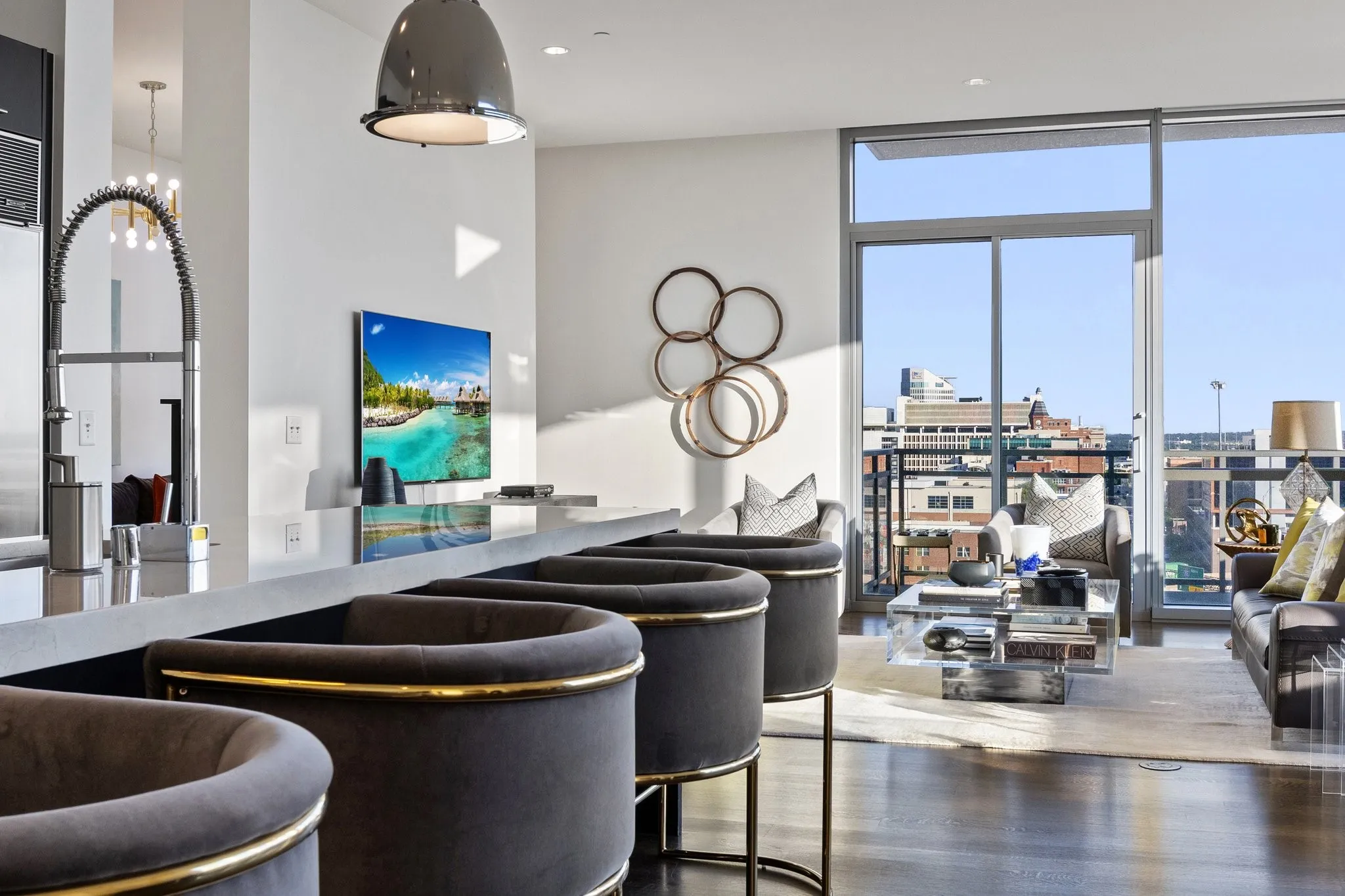 Condominium For Rent in Dallas County , 2200 Victory Avenue 1105, Dallas, Texas 75219, 1 Bedroom, 2 Bathrooms, 1 Garage spaces, 1,603 Sqft, built in 2007, Price $4,750, mls#21281446, Real Estate Agent in Dallas, Homes For Rent in Dallas county, Homes For Rent in Dallas, Realtor in Dallas Texas, Real Estate Brokerage Independent Realty Texas, Luminita Cordes Realtor