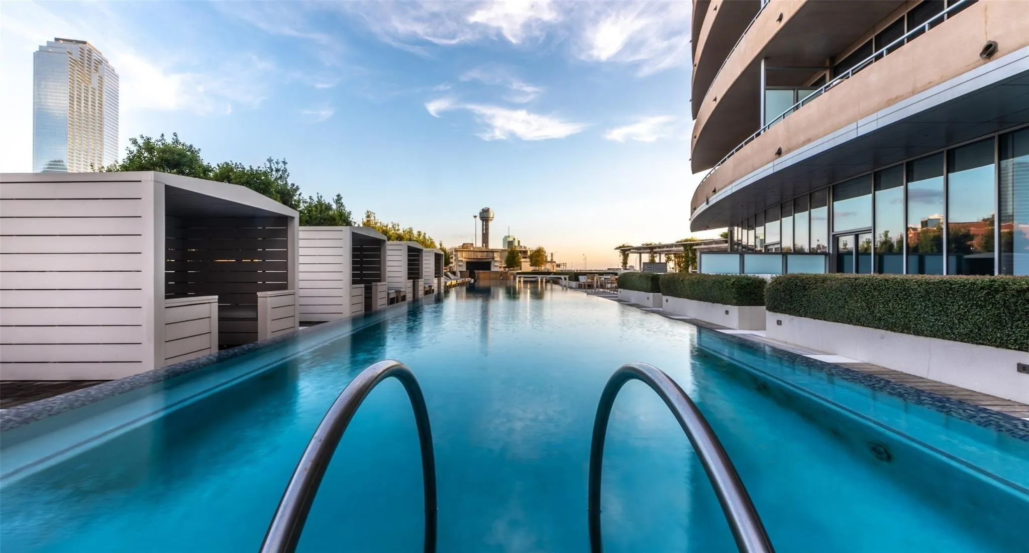 Condominium For Rent in Dallas County , 2200 Victory Avenue 1105, Dallas, Texas 75219, 1 Bedroom, 2 Bathrooms, 1 Garage spaces, 1,603 Sqft, built in 2007, Price $4,750, mls#21281446, Real Estate Agent in Dallas, Homes For Rent in Dallas county, Homes For Rent in Dallas, Realtor in Dallas Texas, Real Estate Brokerage Independent Realty Texas, Luminita Cordes Realtor