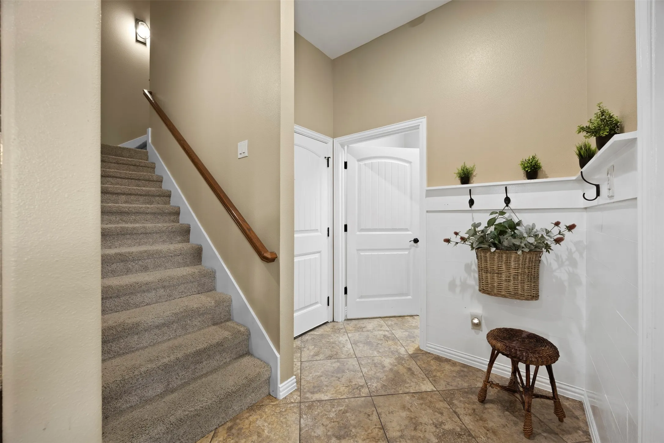 Single Family Residence For Sale in Ellis County , 8230 Glenwick Drive, Waxahachie, Texas 75167, 4 Bedroom, 3 Bathroom, 3 Garage spaces, 2,847 Sqft, built in 2013, mls#21281903, Real Estate Agent in Waxahachie, Homes For Sale in Ellis county, Homes For Sale in Waxahachie, Realtor in Waxahachie Texas, Real Estate Brokerage Independent Realty Texas, Luminita Cordes Realtor