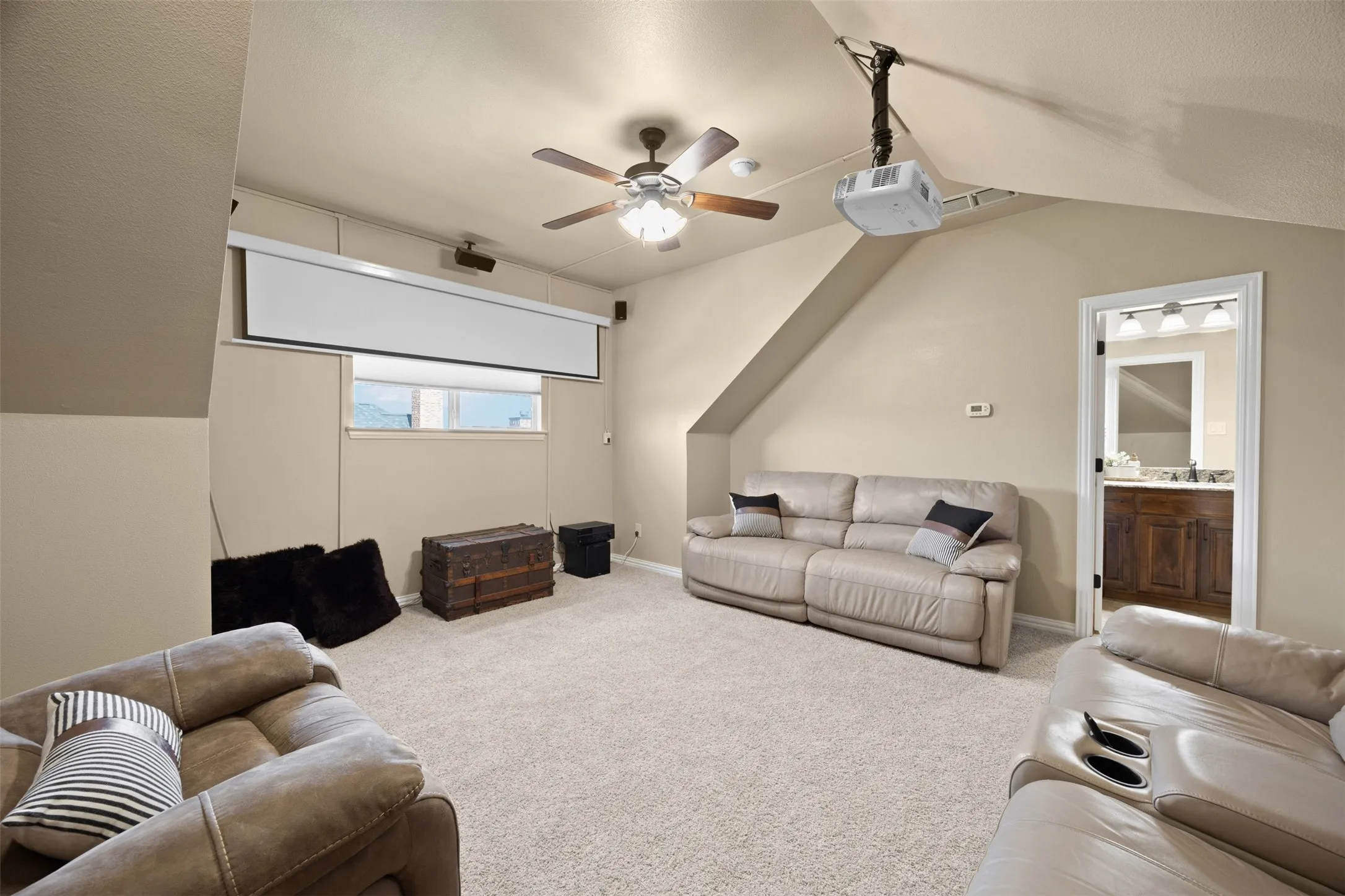 Single Family Residence For Sale in Ellis County , 8230 Glenwick Drive, Waxahachie, Texas 75167, 4 Bedroom, 3 Bathroom, 3 Garage spaces, 2,847 Sqft, built in 2013, mls#21281903, Real Estate Agent in Waxahachie, Homes For Sale in Ellis county, Homes For Sale in Waxahachie, Realtor in Waxahachie Texas, Real Estate Brokerage Independent Realty Texas, Luminita Cordes Realtor