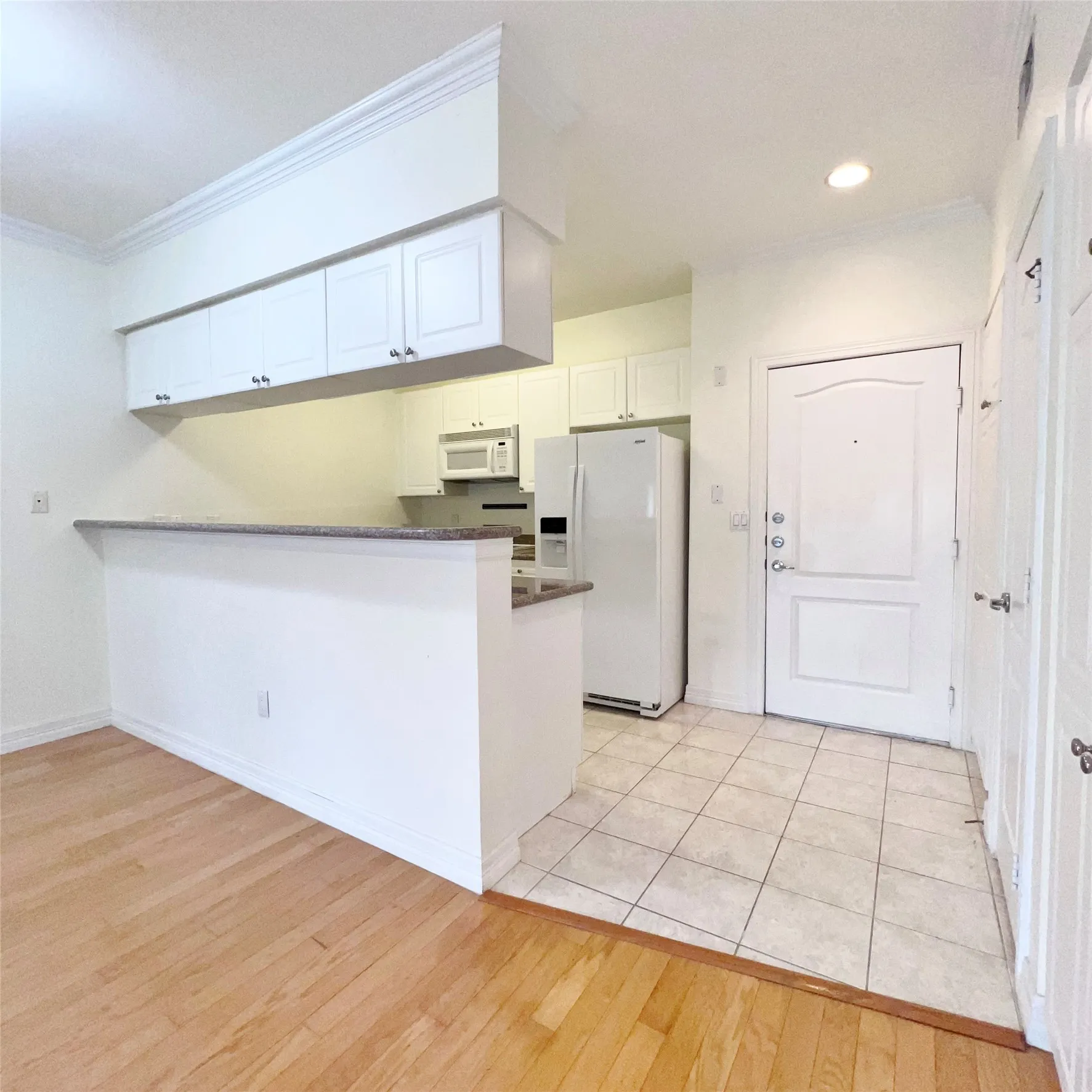 Condominium For Rent in Dallas County , 3400 Welborn Street 406, Dallas, Texas 75219, 1 Bedroom, 1 Bathroom, 1 Garage spaces, 758 Sqft, built in 1998, mls#21281778, Real Estate Agent in Dallas, Homes For Rent in Dallas county, Homes For Rent in Dallas, Realtor in Dallas Texas, Real Estate Brokerage Independent Realty Texas, Luminita Cordes Realtor