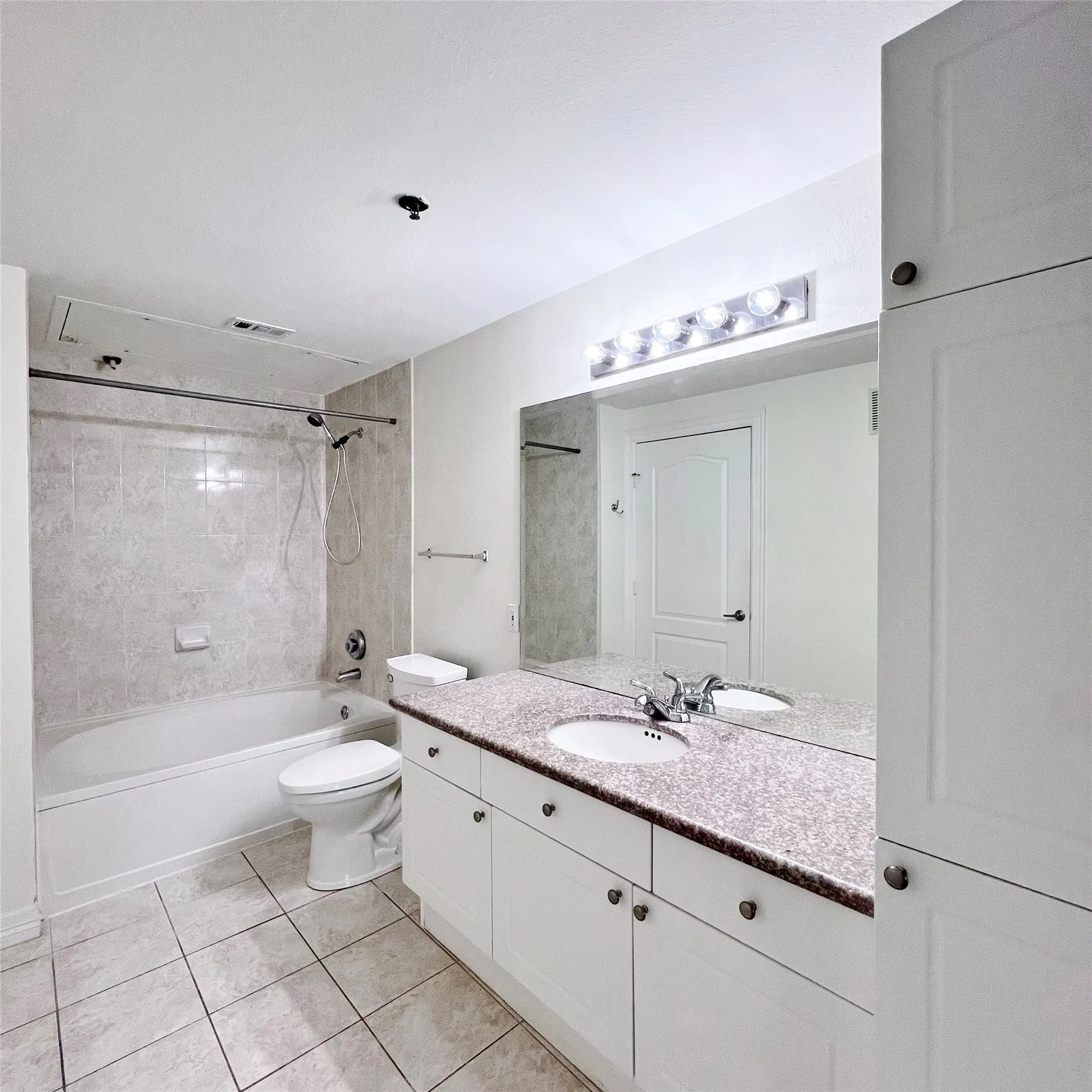 Condominium For Rent in Dallas County , 3400 Welborn Street 406, Dallas, Texas 75219, 1 Bedroom, 1 Bathroom, 1 Garage spaces, 758 Sqft, built in 1998, mls#21281778, Real Estate Agent in Dallas, Homes For Rent in Dallas county, Homes For Rent in Dallas, Realtor in Dallas Texas, Real Estate Brokerage Independent Realty Texas, Luminita Cordes Realtor
