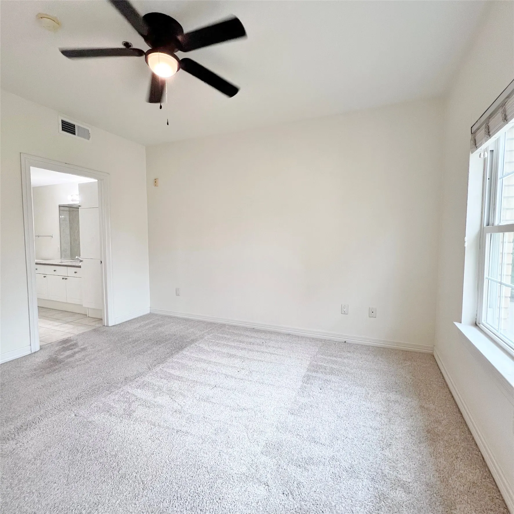 Condominium For Rent in Dallas County , 3400 Welborn Street 406, Dallas, Texas 75219, 1 Bedroom, 1 Bathroom, 1 Garage spaces, 758 Sqft, built in 1998, mls#21281778, Real Estate Agent in Dallas, Homes For Rent in Dallas county, Homes For Rent in Dallas, Realtor in Dallas Texas, Real Estate Brokerage Independent Realty Texas, Luminita Cordes Realtor