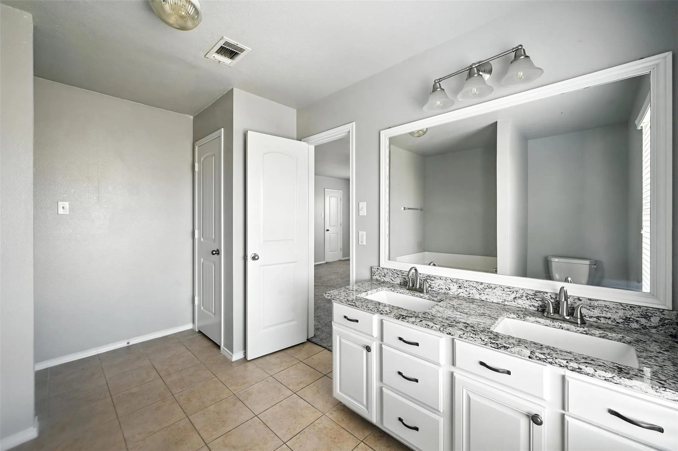 Single Family Residence For Sale in Tarrant County , 8540 Boswell Meadows Drive, Fort Worth, Texas 76179, 5 Bedroom, 3 Bathroom, 2 Garage spaces, 2,260 Sqft, built in 2008, Price $349,900, mls#21281912, Real Estate Agent in Fort Worth, Homes For Sale in Tarrant county, Homes For Sale in Fort Worth, Realtor in Fort Worth Texas, Real Estate Brokerage Independent Realty Texas, Luminita Cordes Realtor