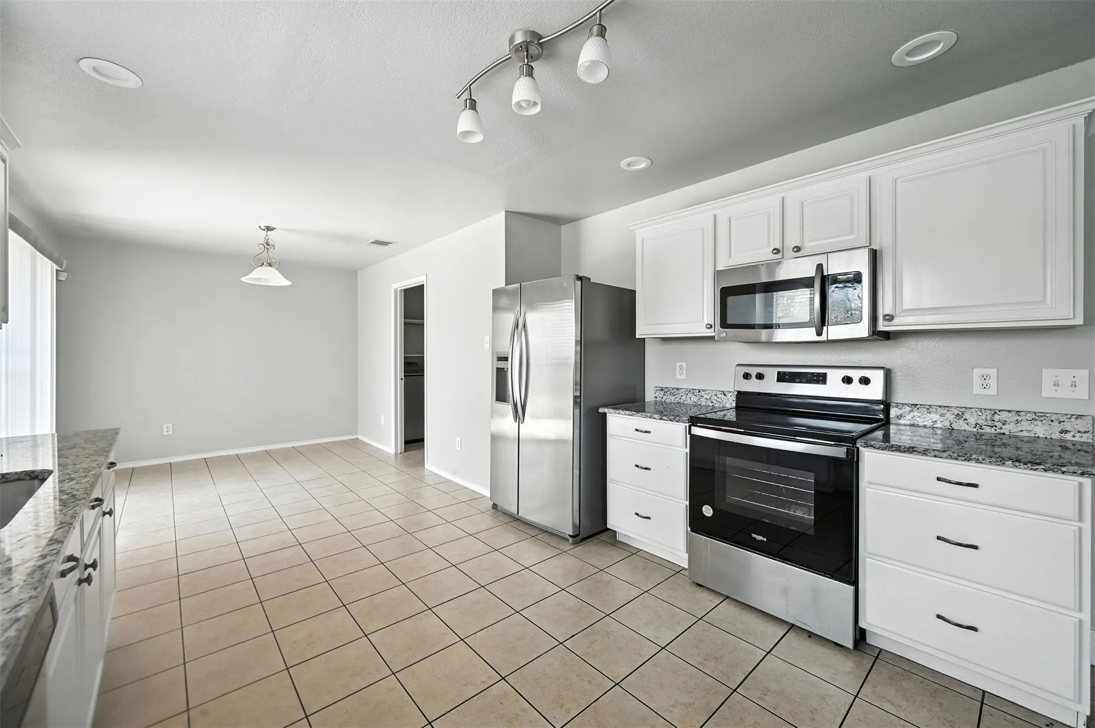 Single Family Residence For Sale in Tarrant County , 8540 Boswell Meadows Drive, Fort Worth, Texas 76179, 5 Bedroom, 3 Bathroom, 2 Garage spaces, 2,260 Sqft, built in 2008, Price $349,900, mls#21281912, Real Estate Agent in Fort Worth, Homes For Sale in Tarrant county, Homes For Sale in Fort Worth, Realtor in Fort Worth Texas, Real Estate Brokerage Independent Realty Texas, Luminita Cordes Realtor