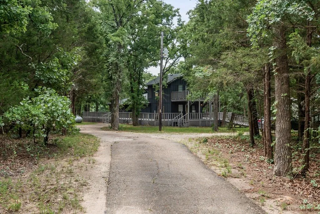 Single Family Residence For Sale in Hunt County , 9875 Old Bridge Road, Terrell, Texas 75160, 4 Bedrooms, 3 Bathrooms, 4 Garage spaces, 3,100 Sqft, built in 1986, Price $774,999, mls#21281913, Real Estate Agent in Terrell, Homes For Sale in Hunt county, Homes For Sale in Terrell, Realtor in Terrell Texas, Real Estate Brokerage Independent Realty Texas, Luminita Cordes Realtor