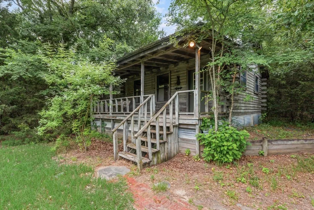 Guest house