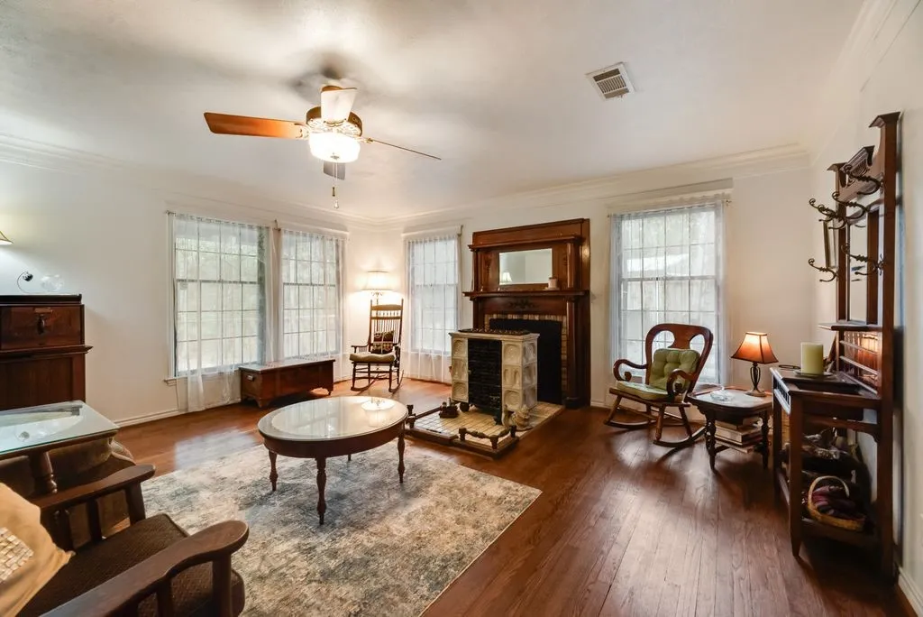 Single Family Residence For Sale in Hunt County , 9875 Old Bridge Road, Terrell, Texas 75160, 4 Bedrooms, 3 Bathrooms, 4 Garage spaces, 3,100 Sqft, built in 1986, Price $774,999, mls#21281913, Real Estate Agent in Terrell, Homes For Sale in Hunt county, Homes For Sale in Terrell, Realtor in Terrell Texas, Real Estate Brokerage Independent Realty Texas, Luminita Cordes Realtor