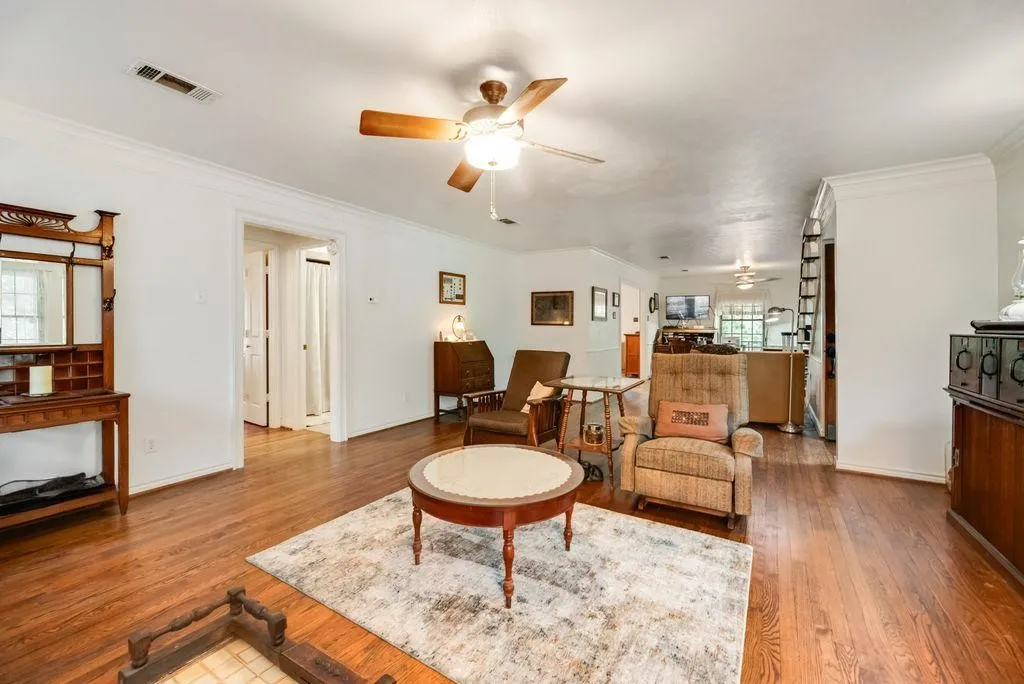 Single Family Residence For Sale in Hunt County , 9875 Old Bridge Road, Terrell, Texas 75160, 4 Bedrooms, 3 Bathrooms, 4 Garage spaces, 3,100 Sqft, built in 1986, Price $774,999, mls#21281913, Real Estate Agent in Terrell, Homes For Sale in Hunt county, Homes For Sale in Terrell, Realtor in Terrell Texas, Real Estate Brokerage Independent Realty Texas, Luminita Cordes Realtor