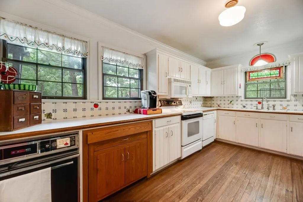 Single Family Residence For Sale in Hunt County , 9875 Old Bridge Road, Terrell, Texas 75160, 4 Bedrooms, 3 Bathrooms, 4 Garage spaces, 3,100 Sqft, built in 1986, Price $774,999, mls#21281913, Real Estate Agent in Terrell, Homes For Sale in Hunt county, Homes For Sale in Terrell, Realtor in Terrell Texas, Real Estate Brokerage Independent Realty Texas, Luminita Cordes Realtor